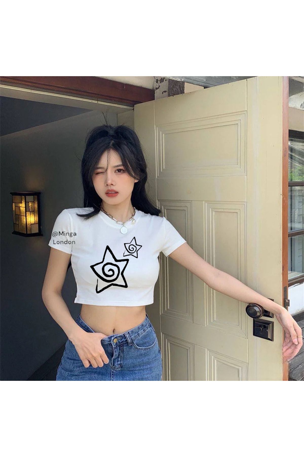 Minga London Beyaz Black Spiral Star Crop Bluz - Ghostella