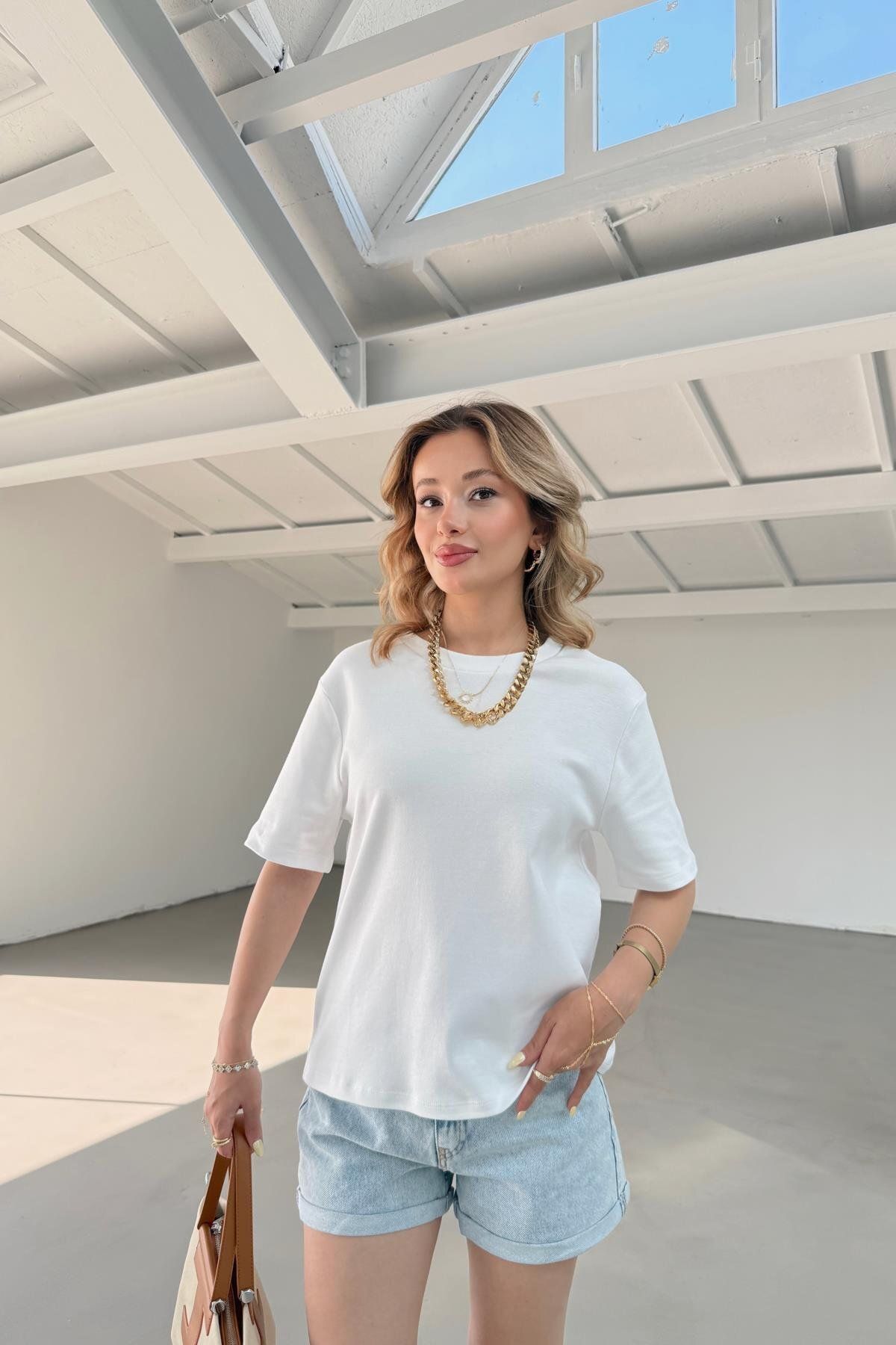 CIQULATA Modern Fit Crop Tshirt Beyaz