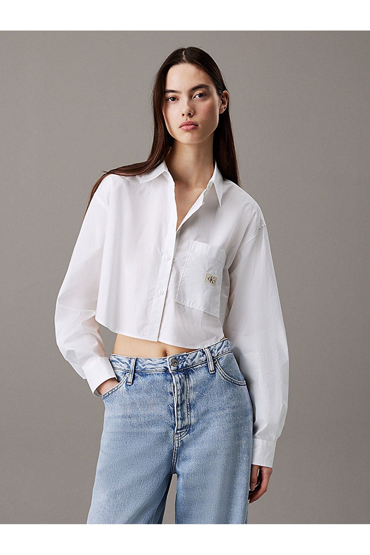 CK Jeans Kadın Woven Label Cropped Beyaz Gömlek J20J225078-YAF