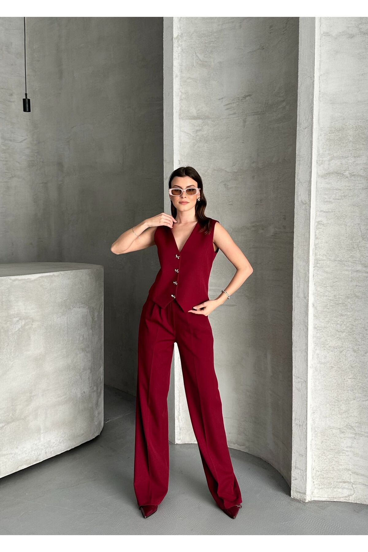 MODA Kırmızı Pantolon Yelek İkili Takım Kelebek Taşlı Düğme