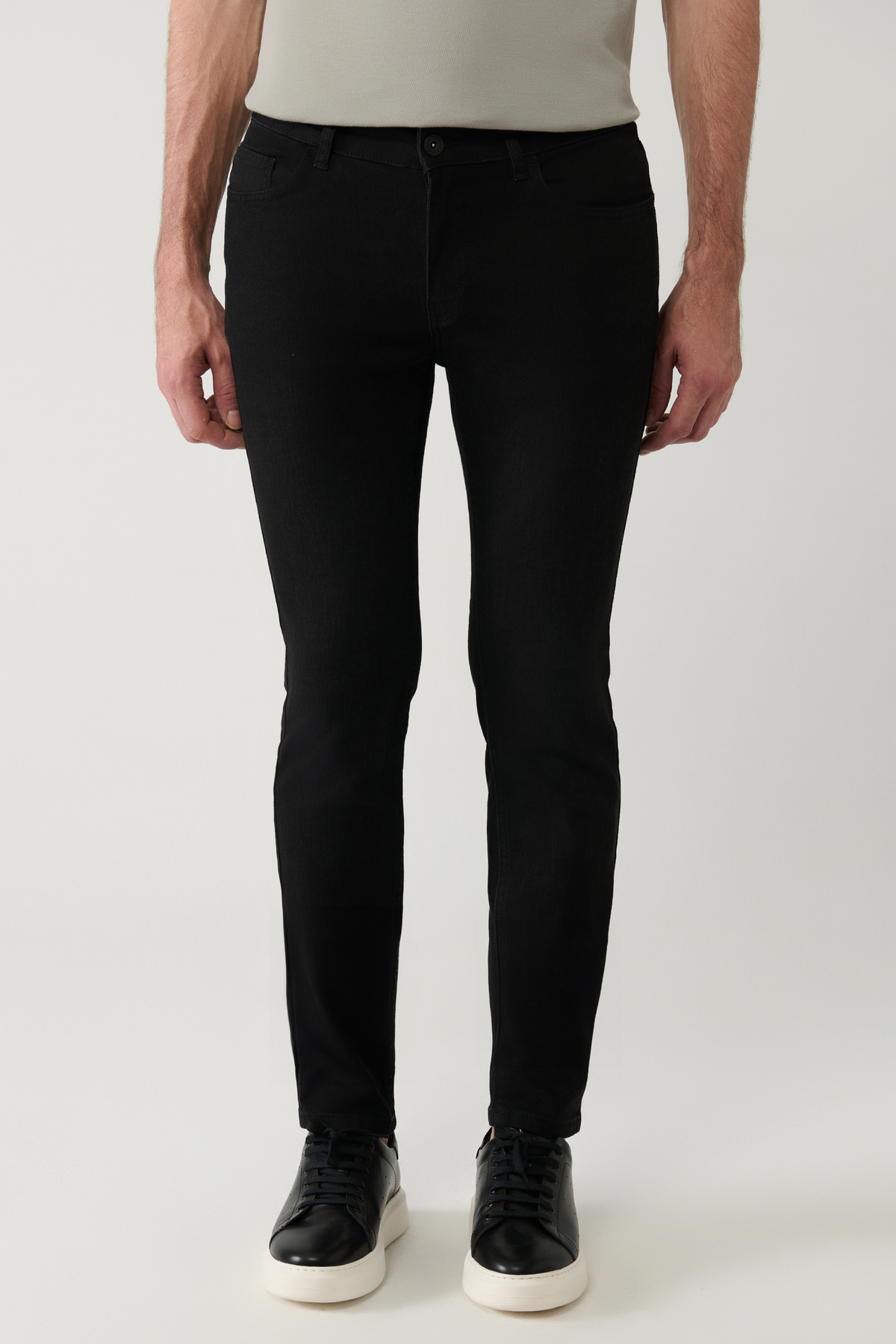 Avva-Schwarze, gewaschene, flexible Jeanshose für Herren E 003512 2