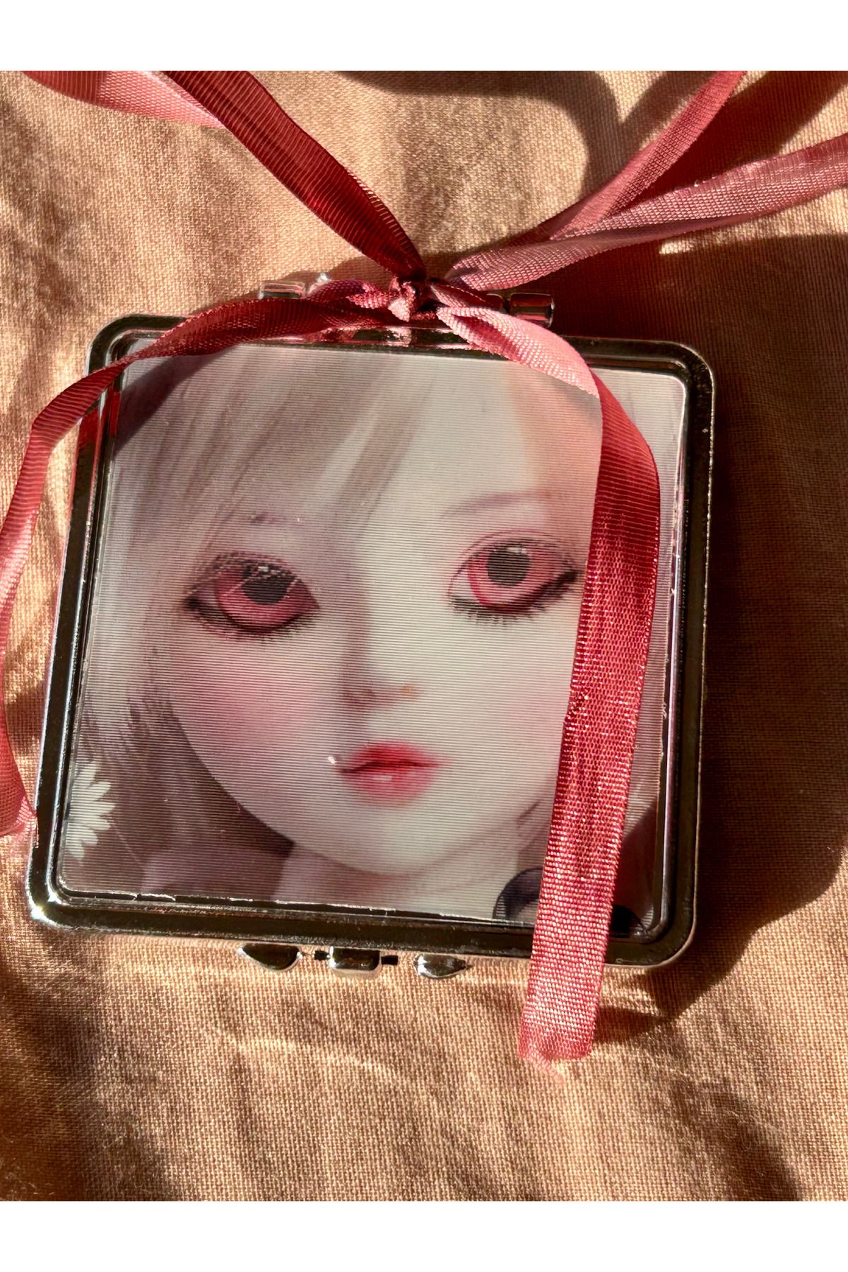 merccuri crafts KOPYA - blythe dolls kurdeleli makyaj aynası coquette (3d resimli, gözleri değişiyor!) - cherry