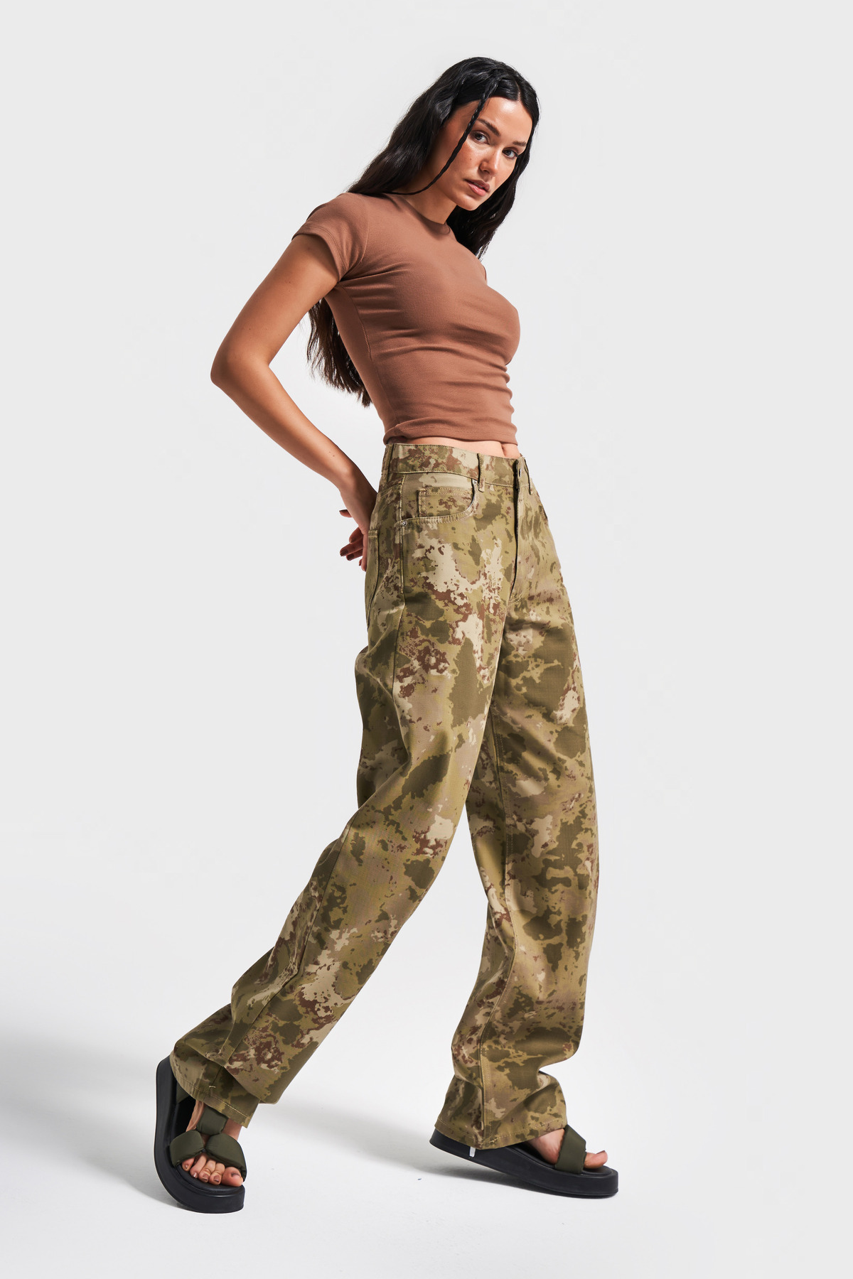 its basic-Pantaloni de damă din denim din bumbac de culoare camuflaj cu talie mijlocie - Loose Fit 5