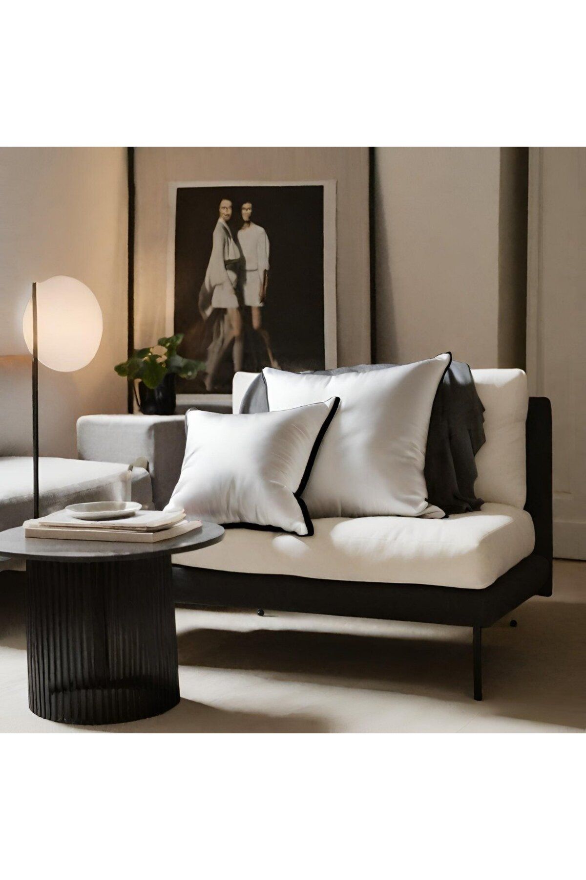 Alesta Home Minimalist Beyaz İpek Siyah Biyeli Kırlent Kılıfı 45x45 cm