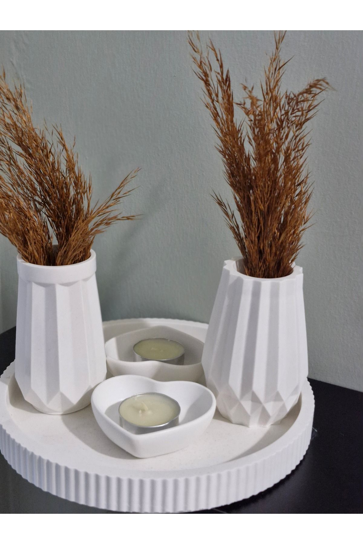Noliva Modern Seramik Dekor Seti – 2 Adet Vazo, 2 Adet Tealight Mumluk ve Tepsi | Minimal & Şık Tasarım