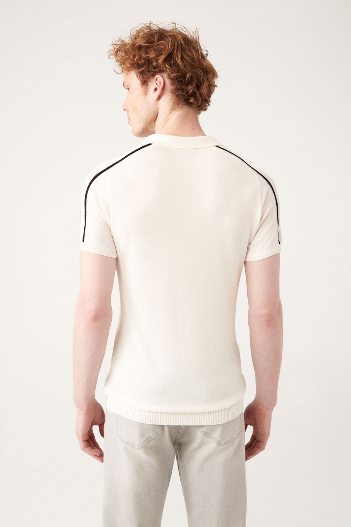 Avva-Men's White Ribbed Knitwear T-Shirt with Stripe Detail on the Shoulder A31Y5105 4