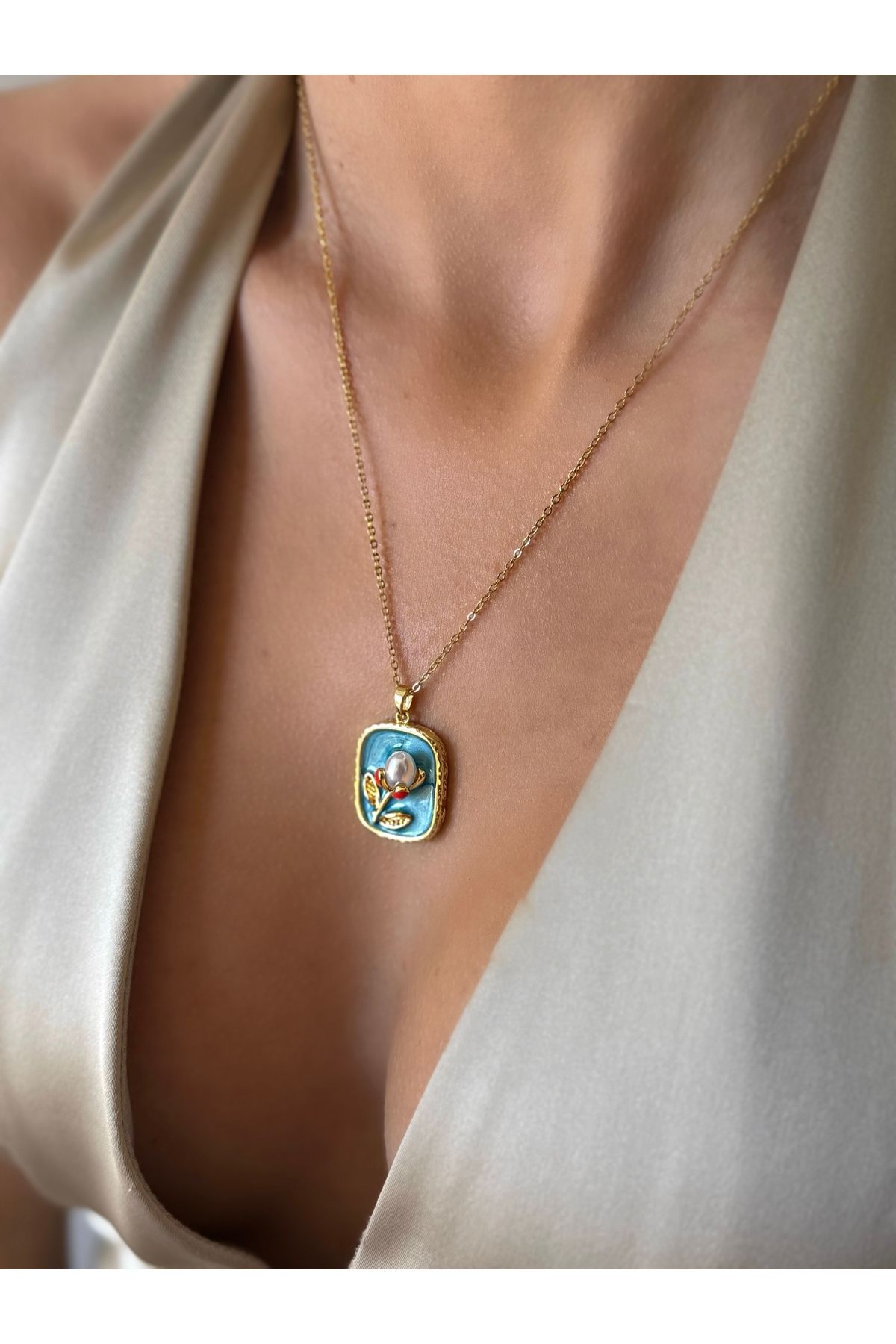 İNN JEWELLERY Çelik Kolye Kararmaz Lale Figürlü (2 YIL İTHALATÇI GARANTİLİ)
