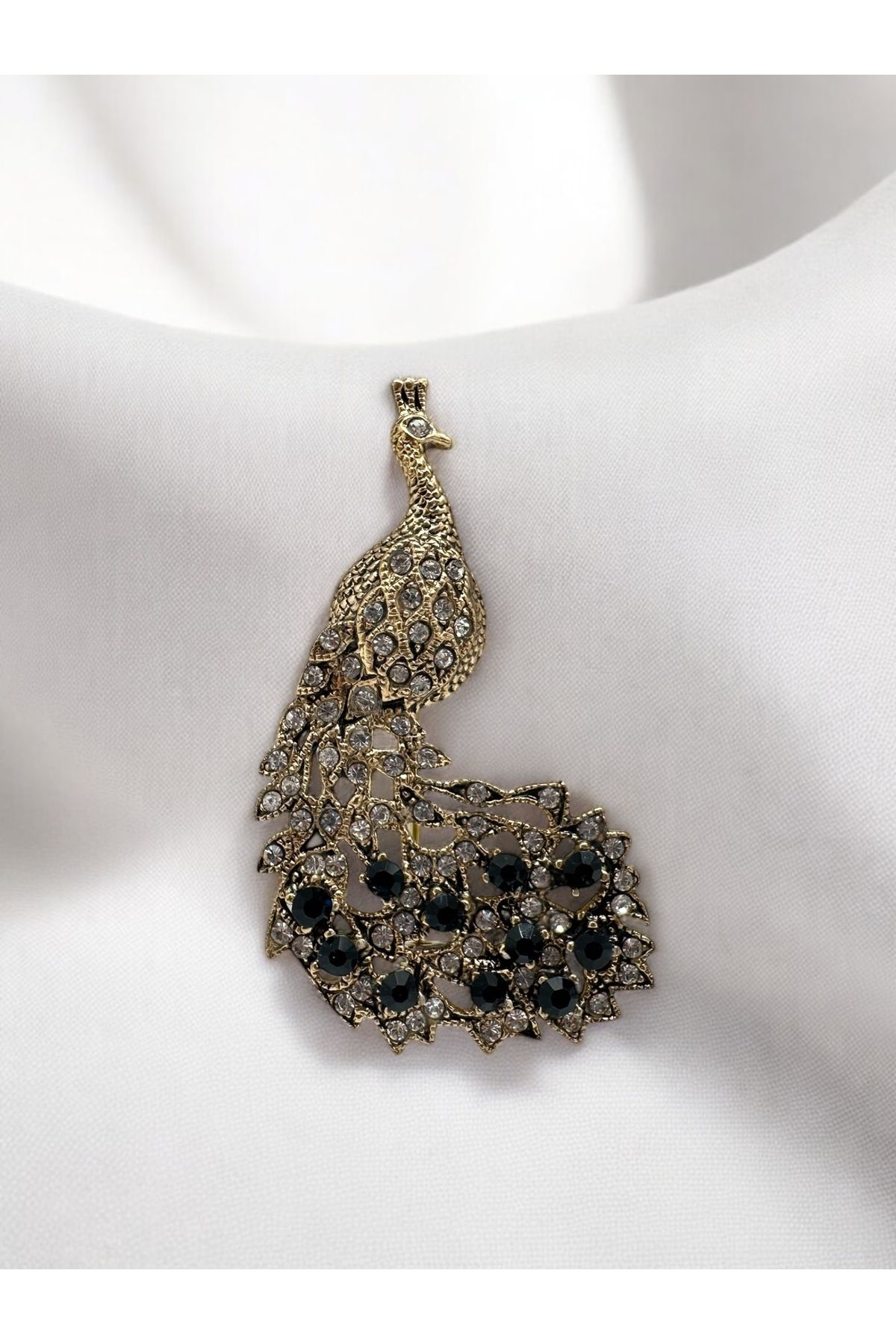 FUYA JEWELLERY Tavus Kuşu Broş