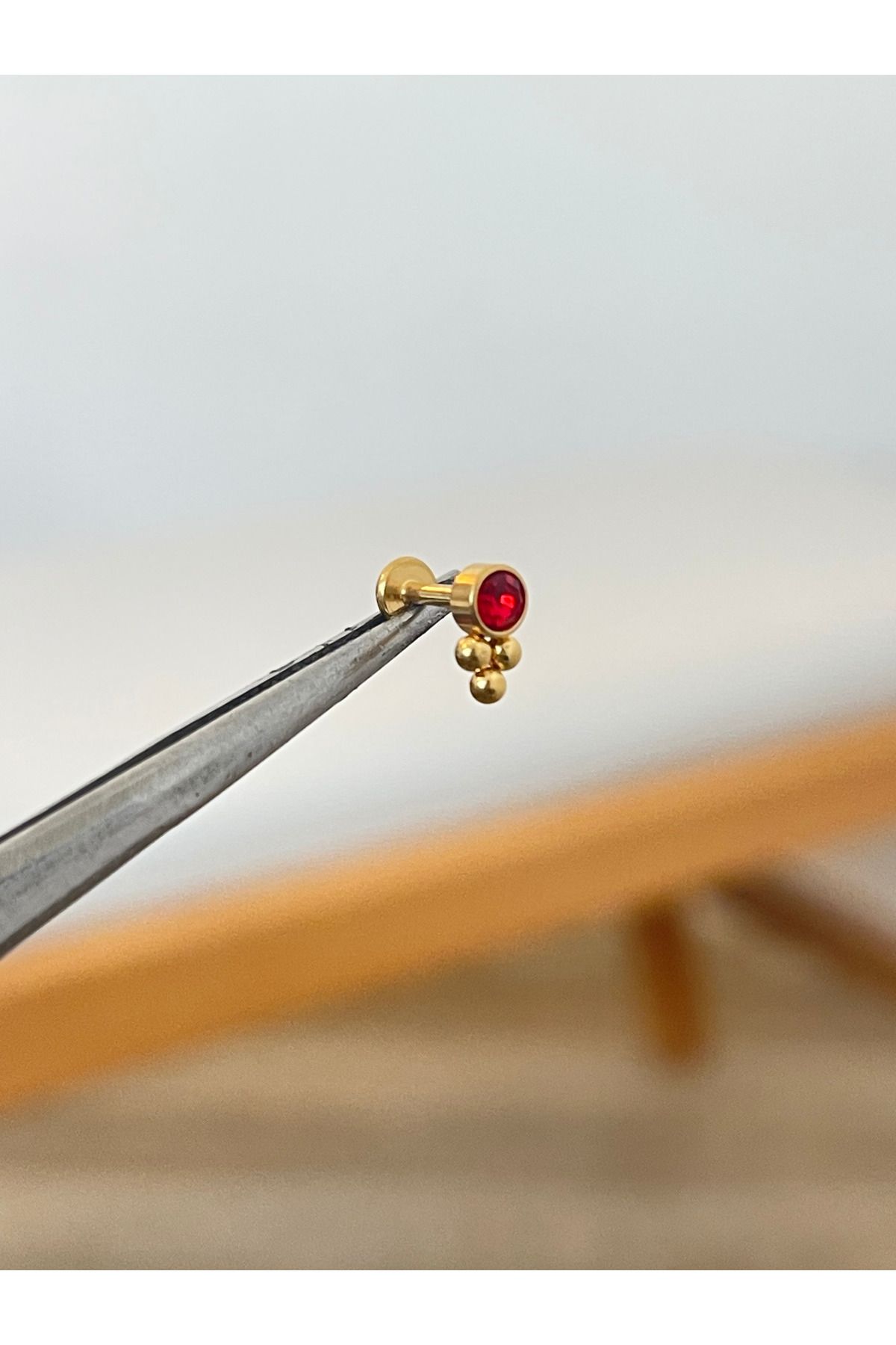 Rupen Kraft 316 L Cerrahi Çelik Kırmızı ZirkonTaşlı Conch Kıkırdak Helix Dudak Tragus Piercingi