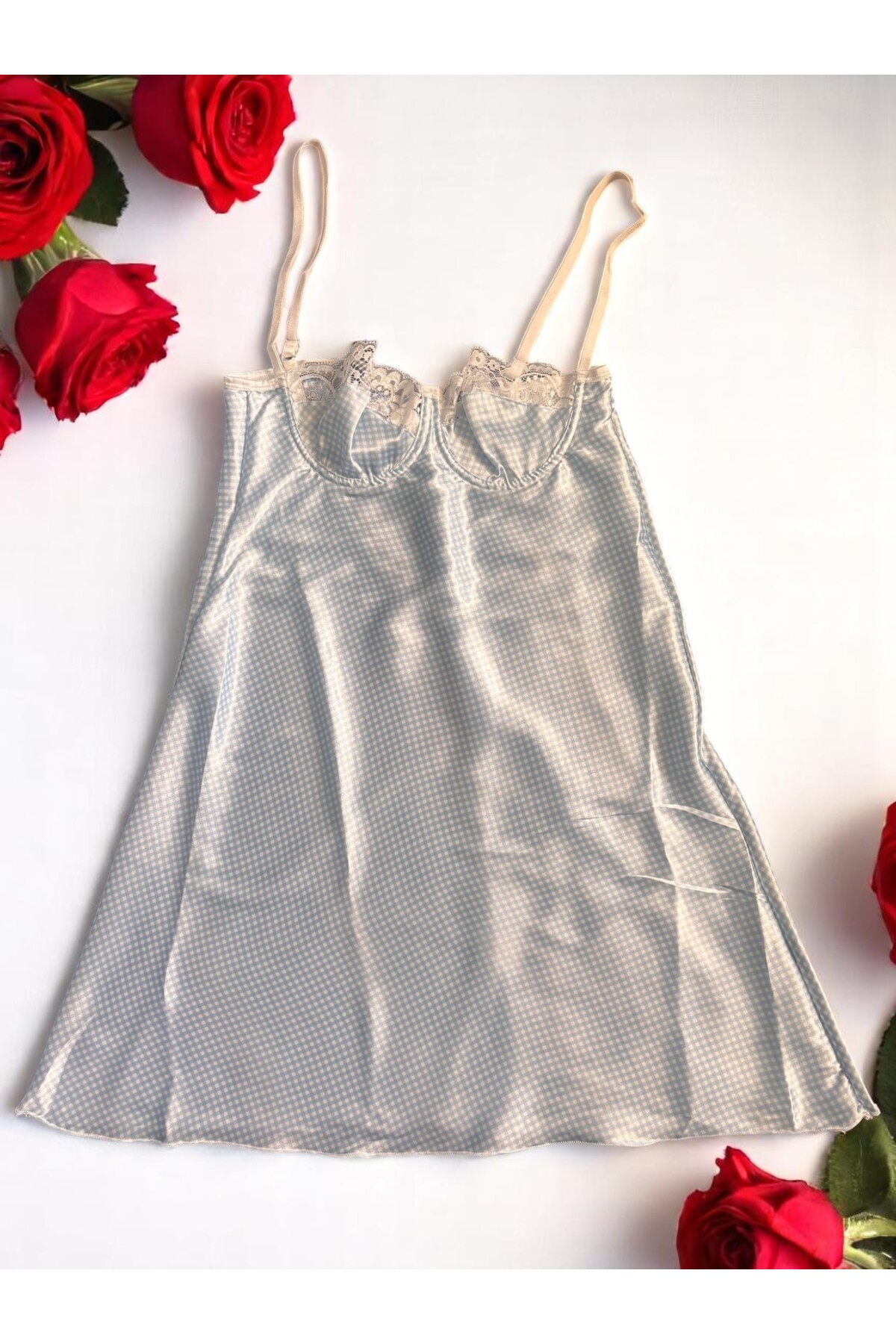 Bellarue Saten Pötikareli Desenli Dantelli Göğüs Kaldıran Balenli Beli Oturtmalı Gecelik