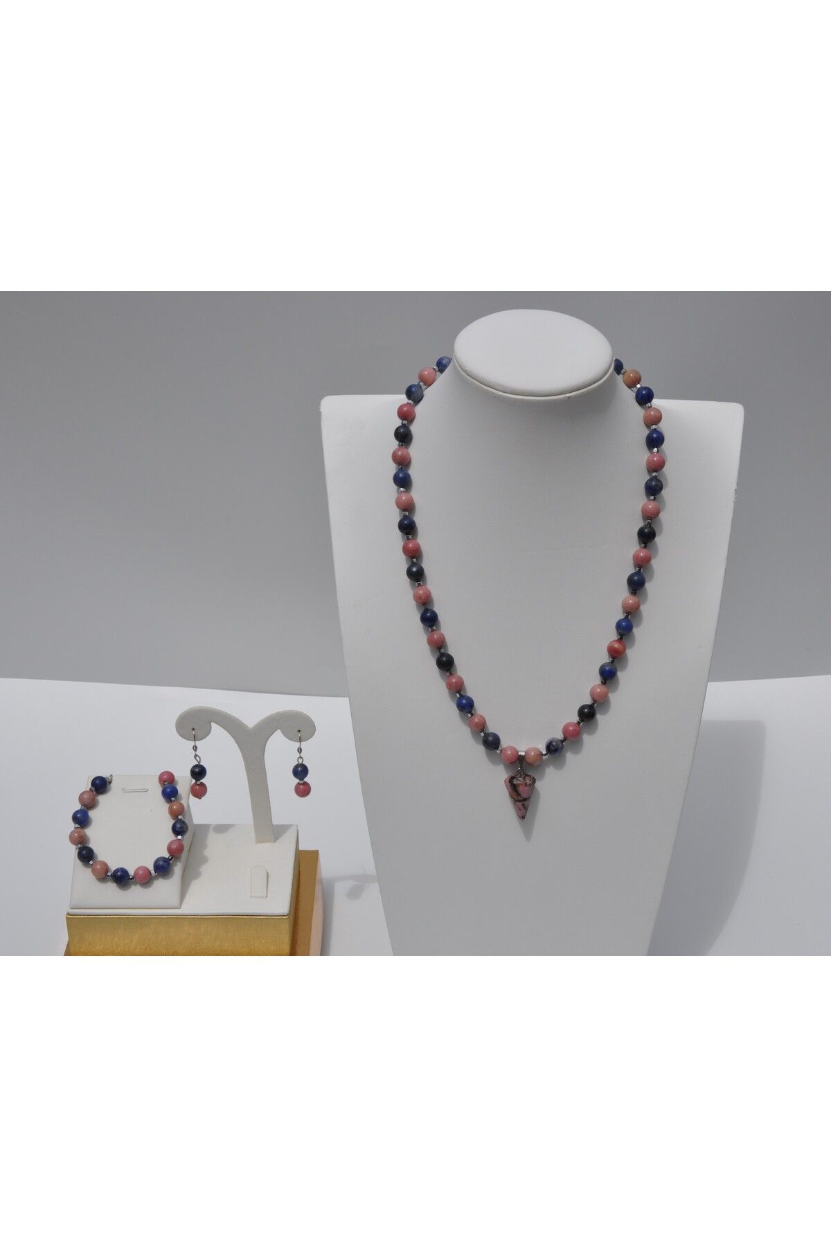Nilfu Atelier RODONİT VE SODALİT DOĞAL TAŞ KOLYE BİLEKLİK KÜPE SETİ