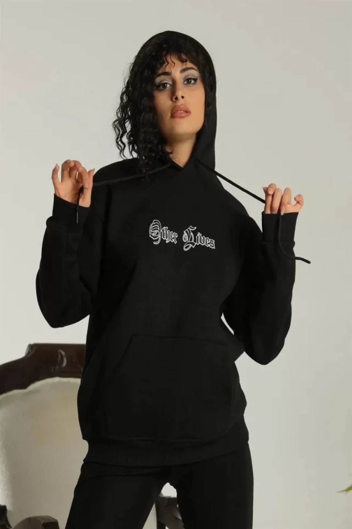 ARUZ MODA Sırt Baskılı Oversize Üç İplik Kapüşonlu Sweatshirt - Siyah