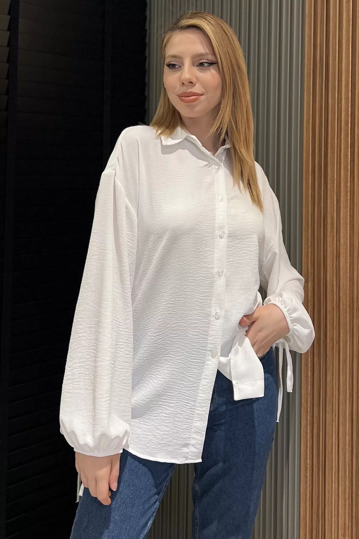 GÜLSELİ Krem Yan Büzgülü Bağcıklı Kadın Gömlek