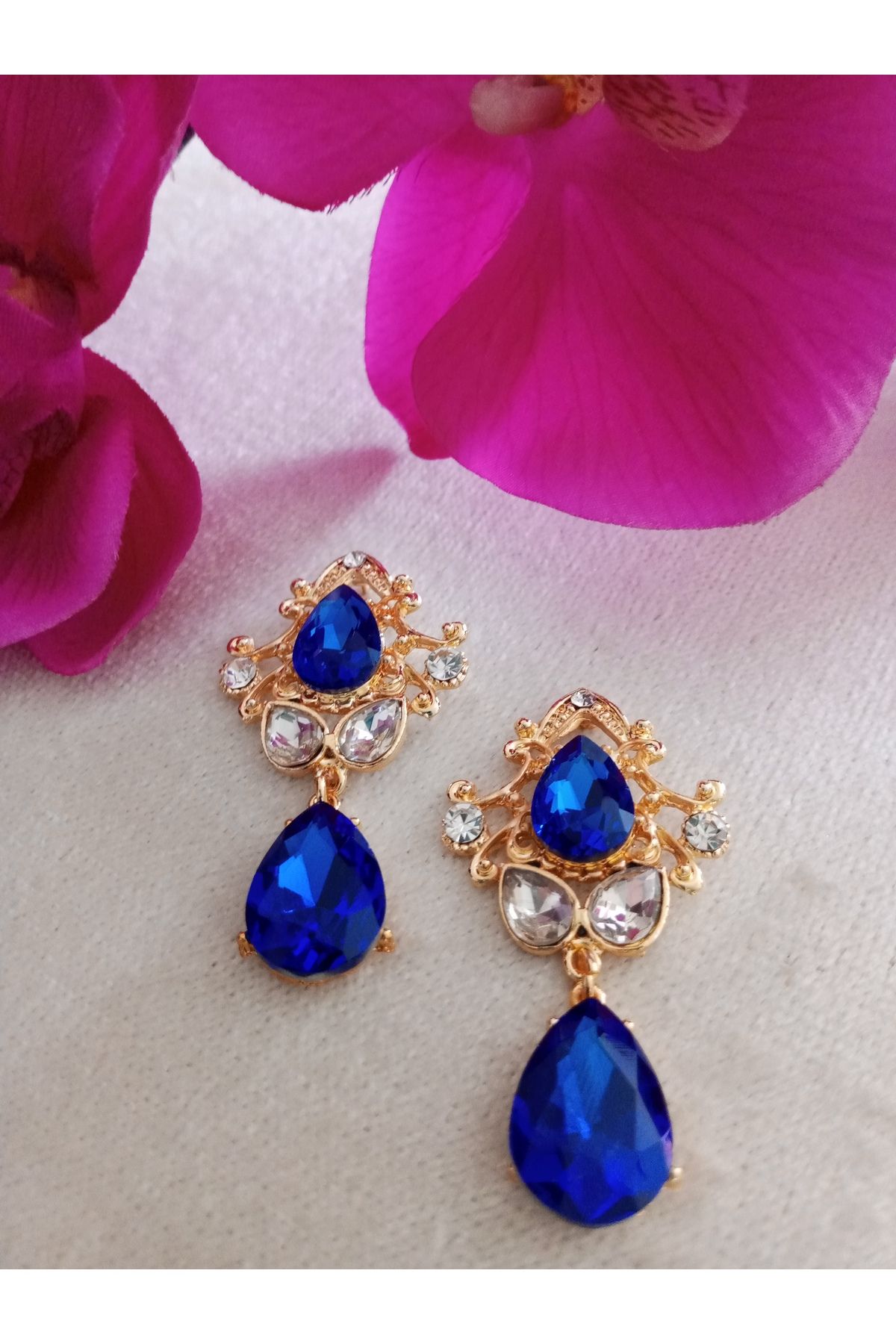 Pervin Ablacım El yapımı mavi taşlı şık abiye sallanan Gold küpe