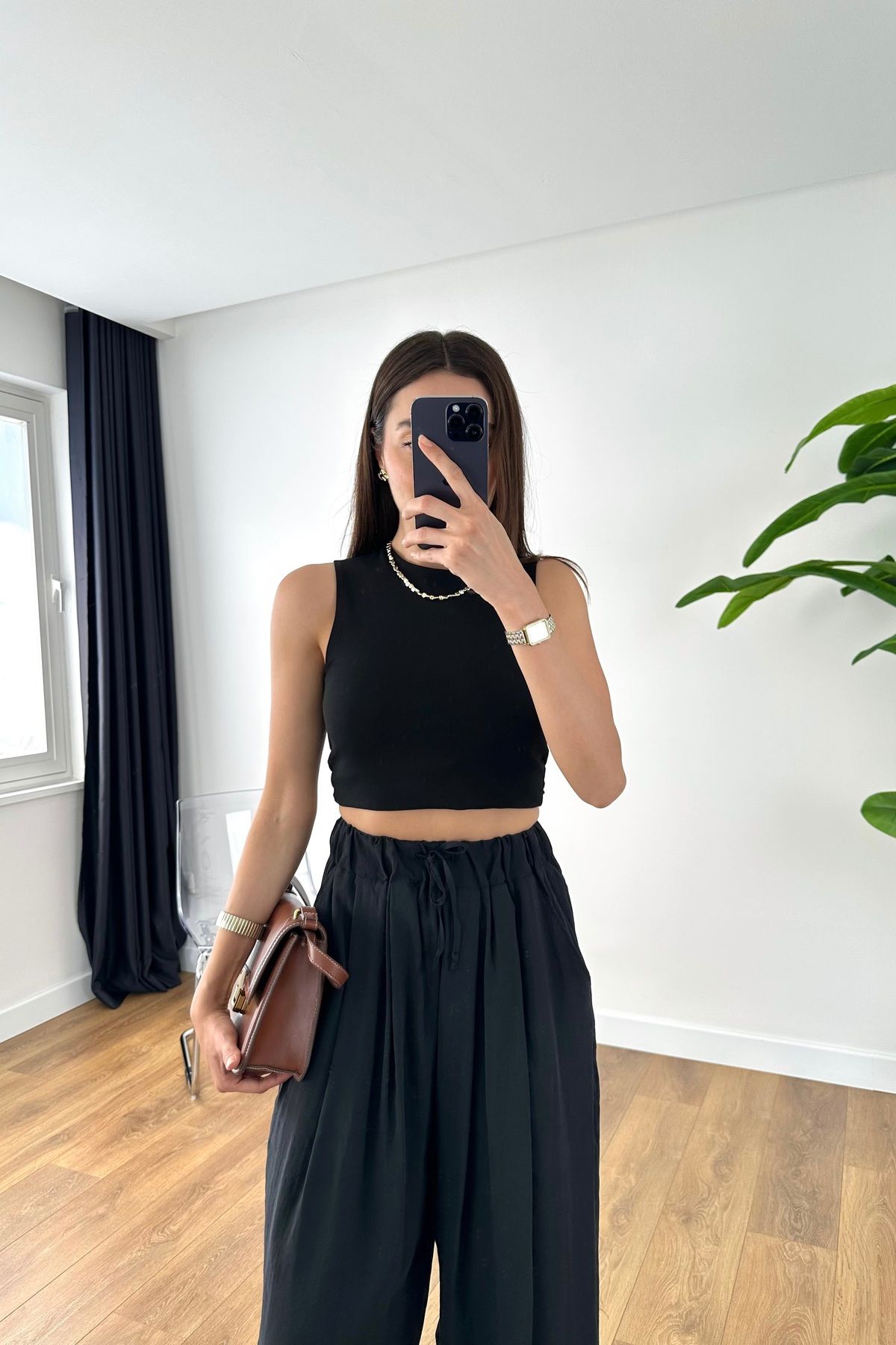 BİRCANÇİL ZR Lla Siyah Bisiklet Yaka Crop Tişört