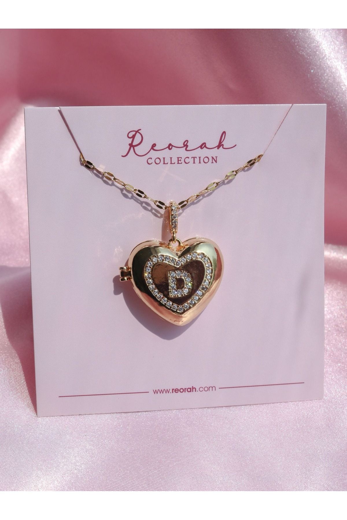 Reorah Collection Kalpli Harf Locket Çelik Kolye-D Harfi