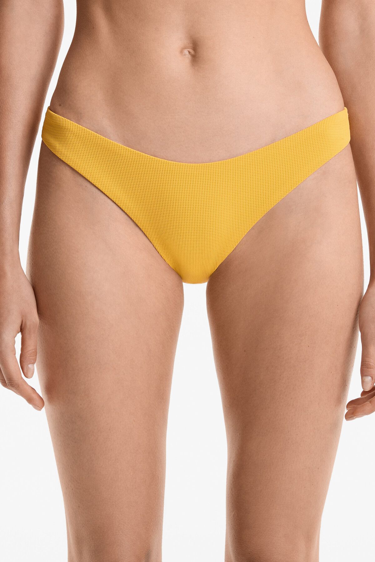 Oysho U kesim orta kapatıcılıkta pike bikini altı