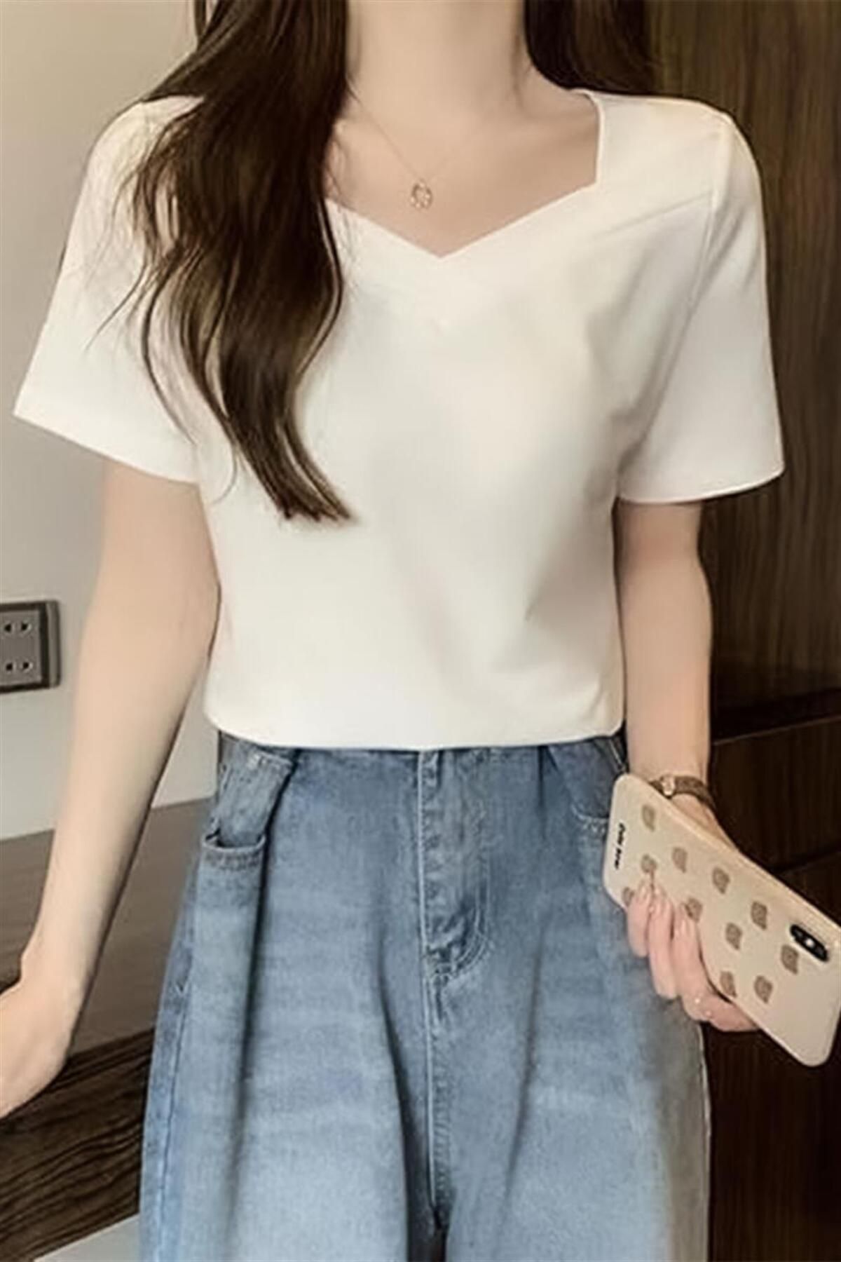 Karakedi Beyaz Asimetrik Yaka Kısa Kollu Crop