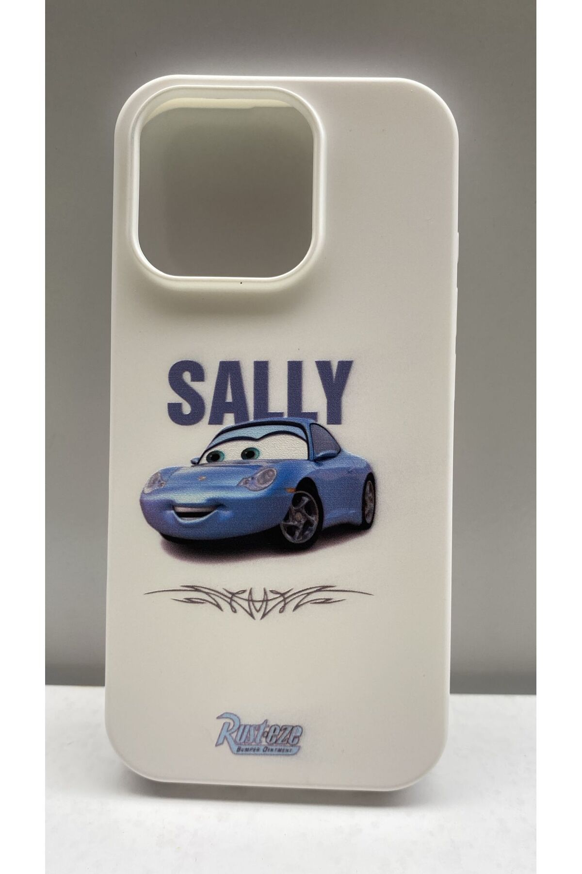 MORA PHONE CASE iPhone 16 Pro Telefon Kılıfı Sally-Mcqueen