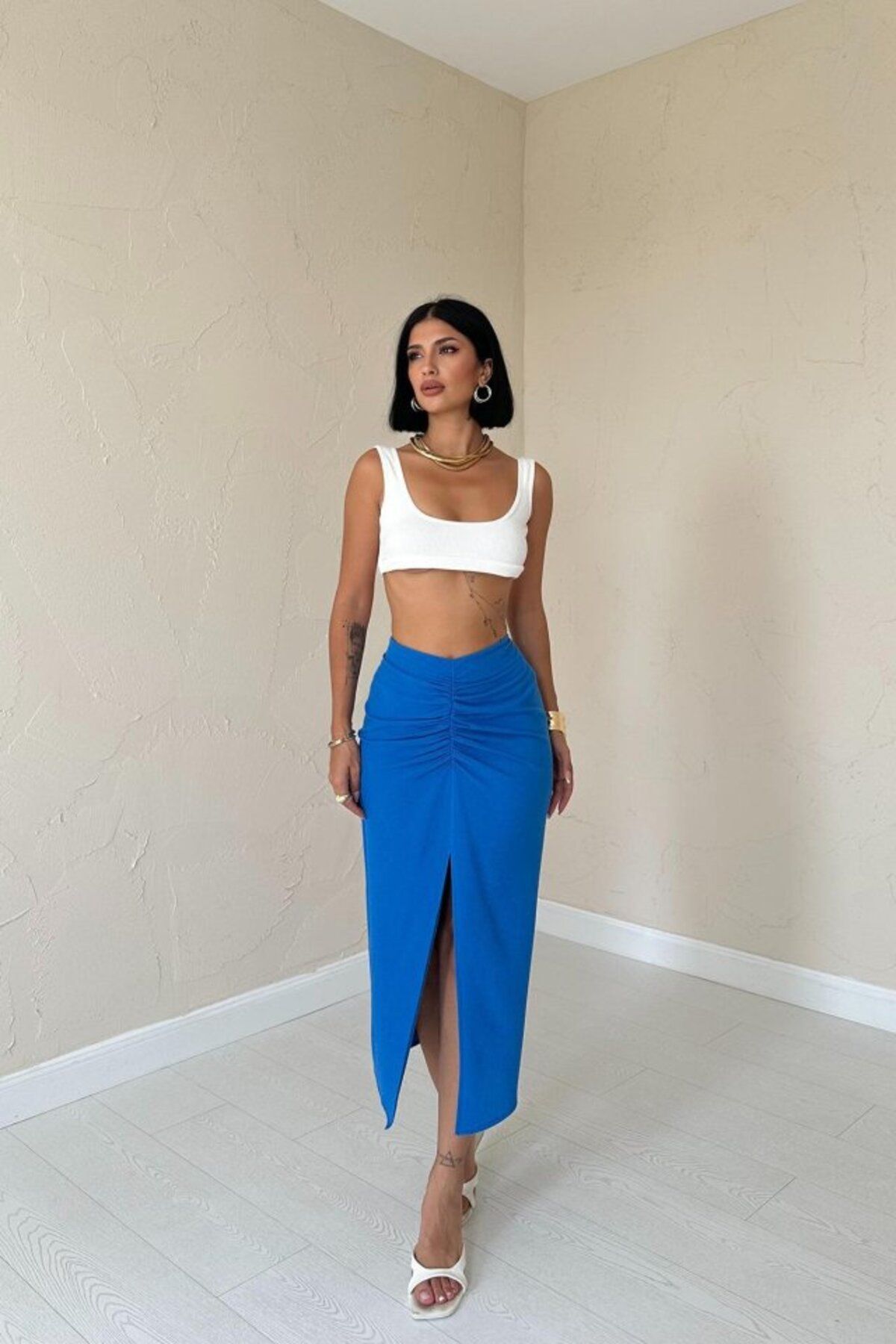 VELİZADE Yüksek Bel Yumuşak Dokulu Önü Yırtmaçlı Büzgülü Drape Detaylı Midi Boy Çan Modeli Etek Kalem Etek