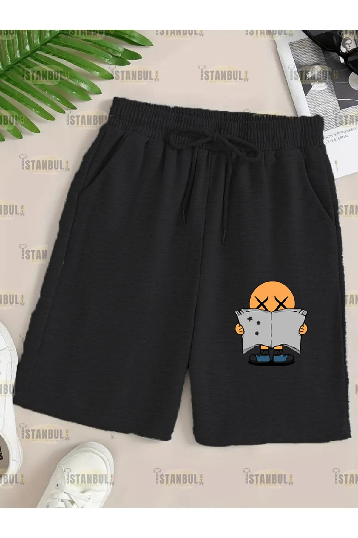 Drapara gazete okuyan emoji Baskılı- Erkek Regular Fit Cepli Şort