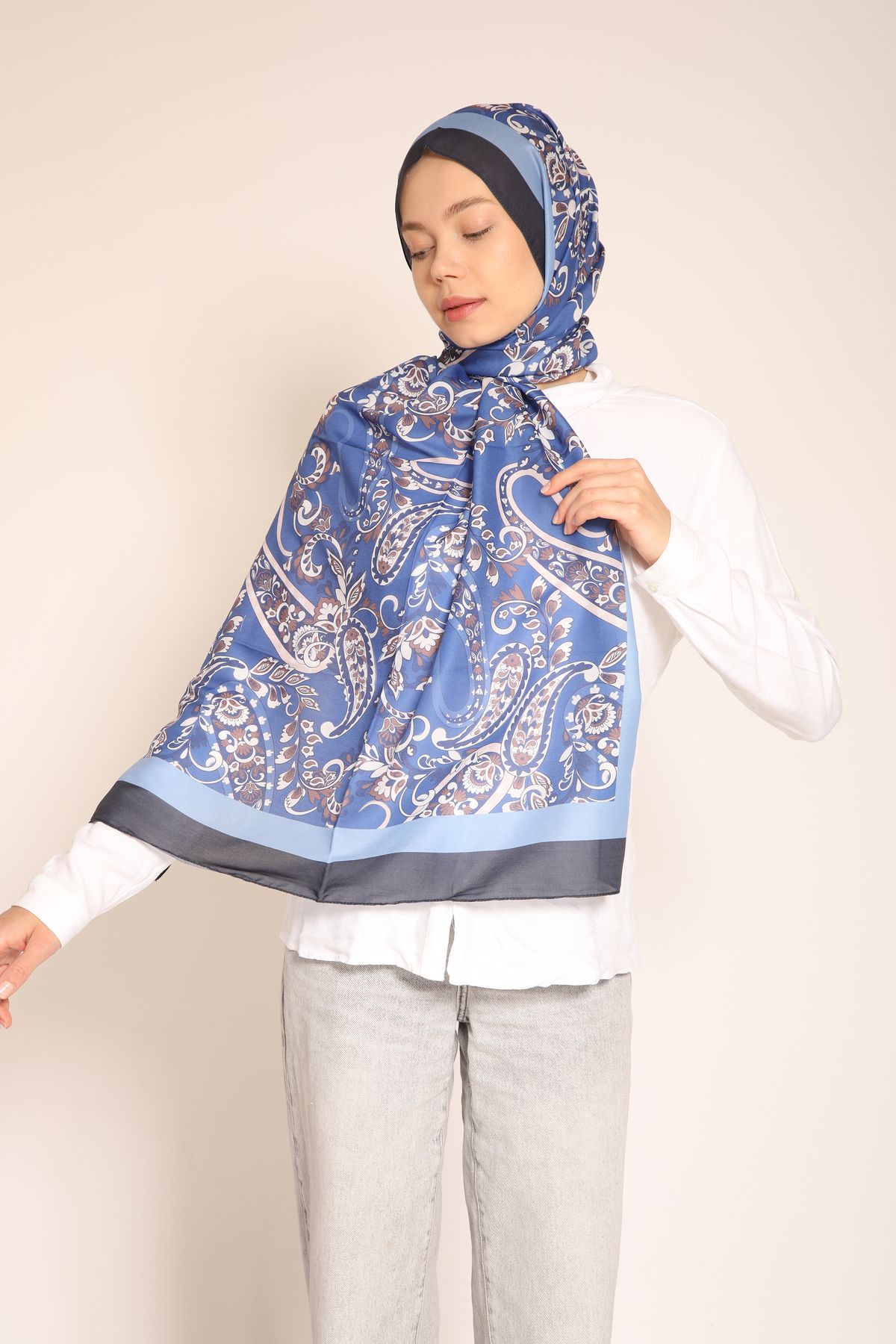 BERCHEM SCARF Kolay Şekil Alan Desenli Soft Şal | Canlı Renkli, Dört Mevsim Kullanıma Uygun