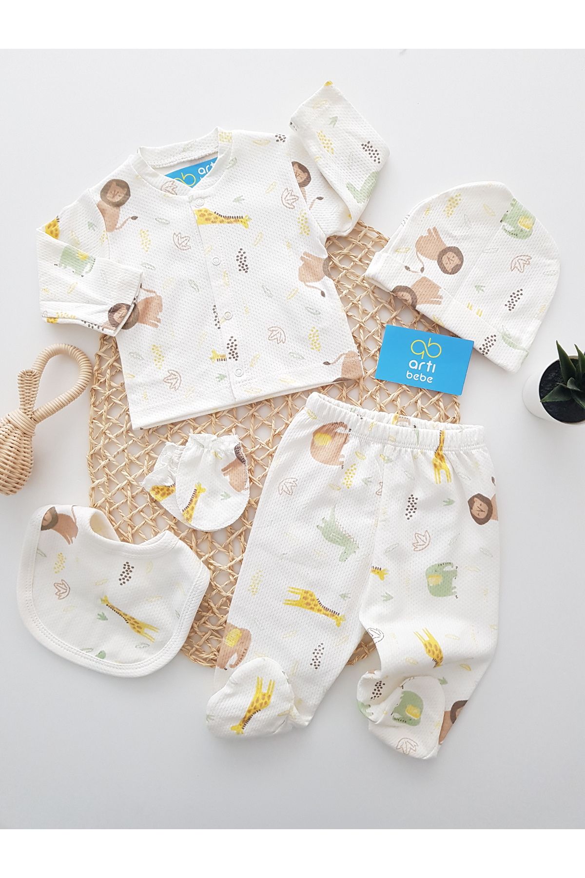 artıbebe Yenidoğan Unisex 5’li Hastane Çıkış Seti | %100 Pamuk Aslan Zürafa Fil Baskılı Desenli Bebek Takımı