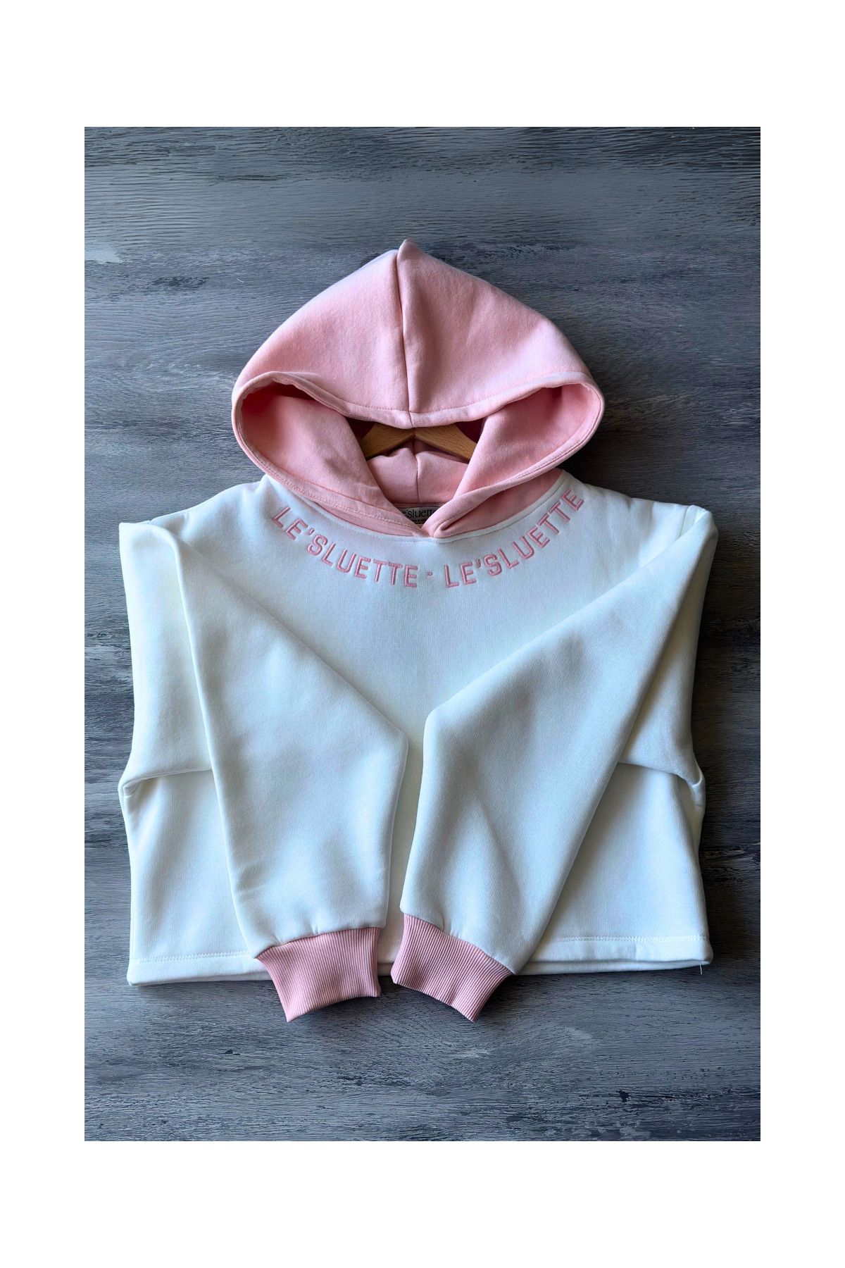Le'sluette shadow of style KADIN NAKIŞ DETAYLI KAPÜŞONLU SWEATSHIRT PEMBE
