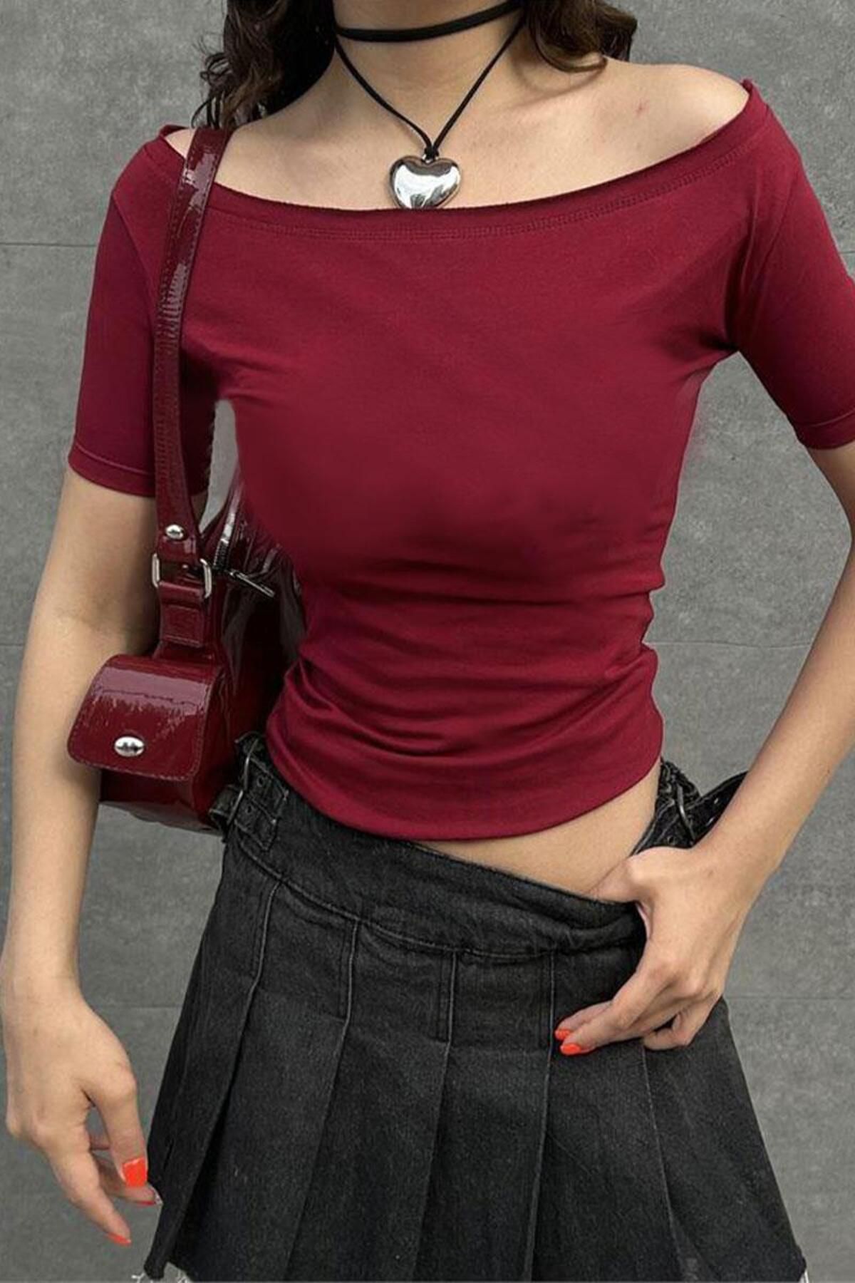 Köstebek Bordo Madonna Yaka Kısa Kollu Crop Bluz