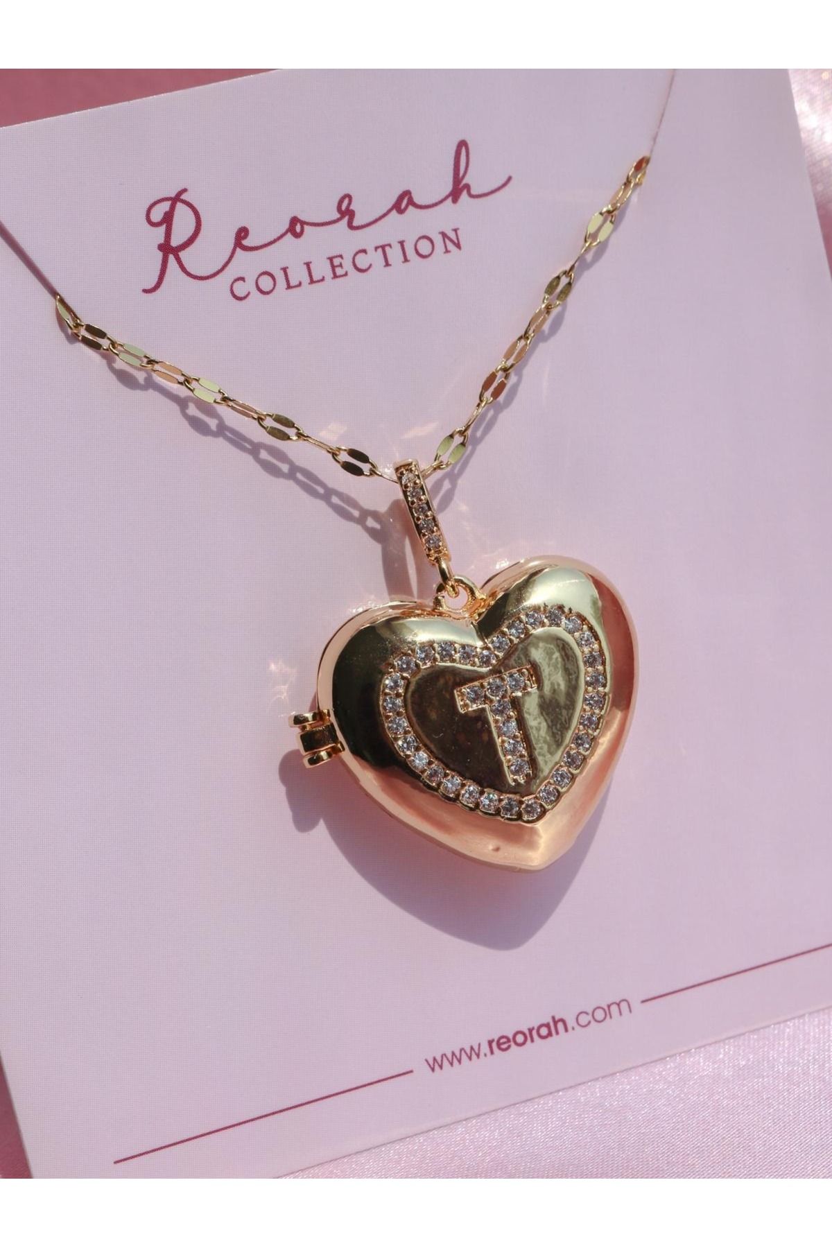Reorah Collection Kalpli Harf Locket Çelik Kolye-T Harfi