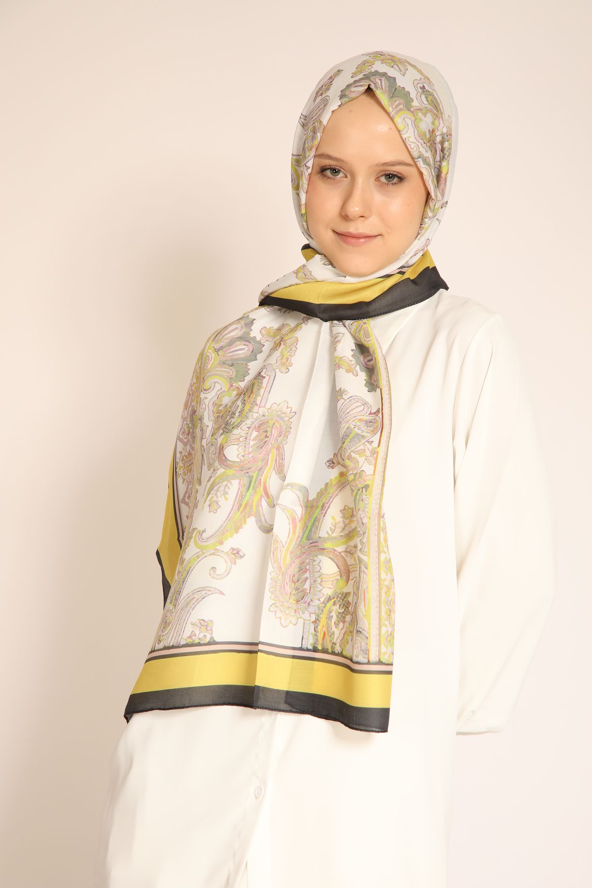 BERCHEM SCARF Pastel Renklerde Barok Desenli Soft Şal | Sarı, Gri ve Yeşil Detaylı