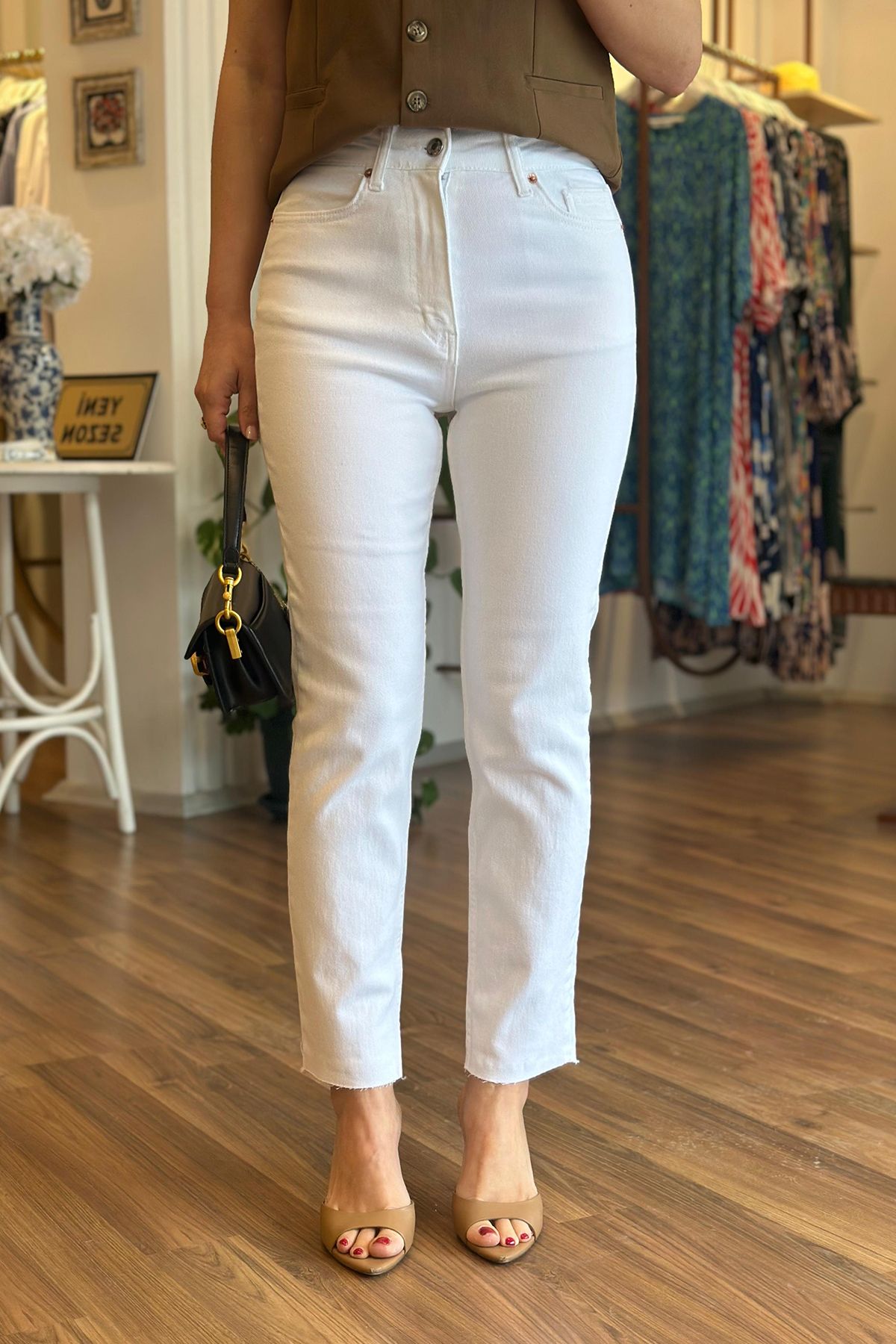 Unique Boutique Zr Beyaz Pamuklu Arabel Boyfit Jean