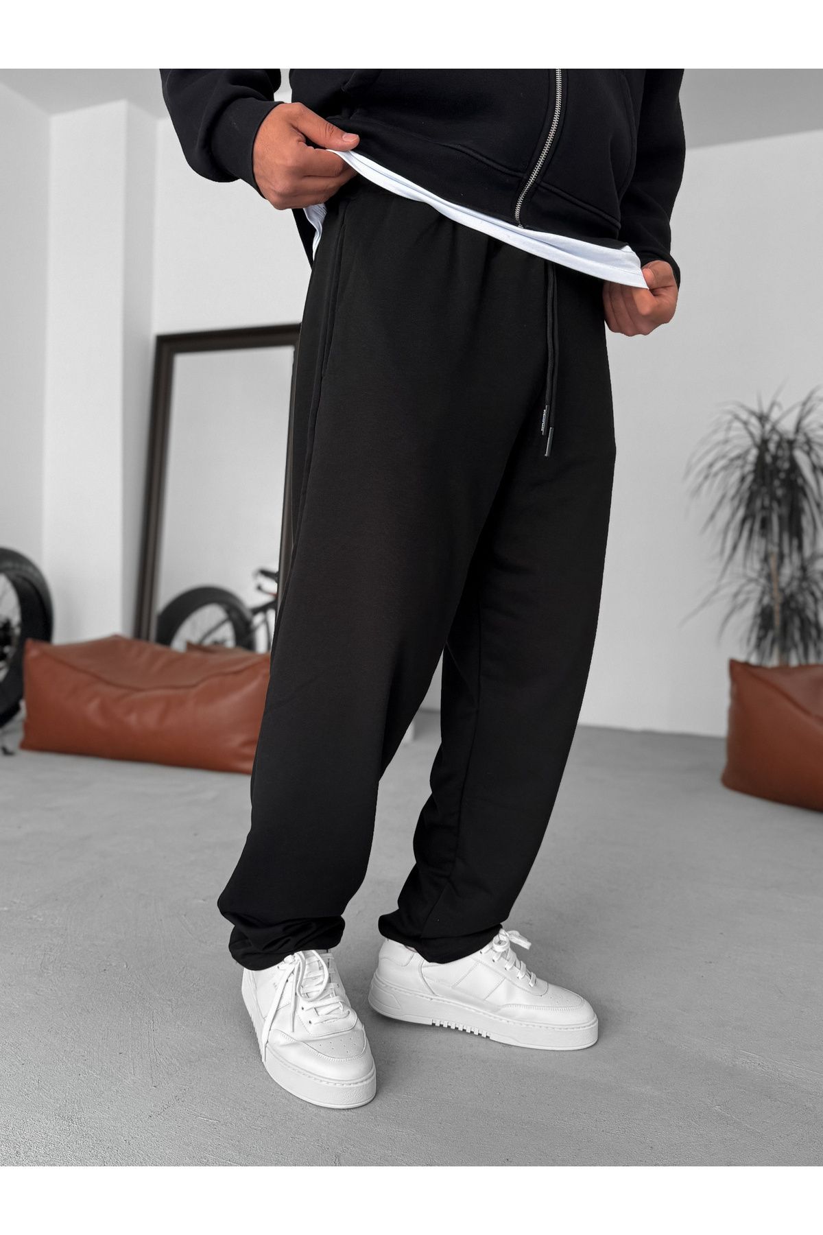 BYBASICMAN-Black Three Thread Pipe Leg Sweatpants By-070 3