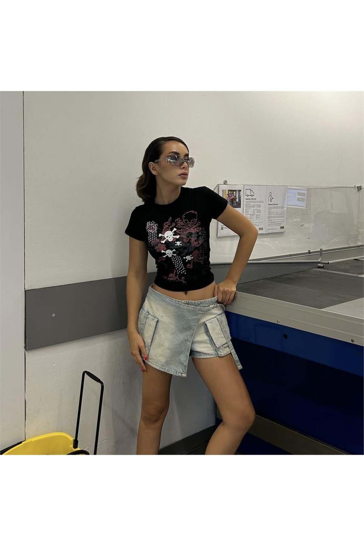 BALİNA Siyah Gothic Skulls Full Body Kısa Kollu Crop