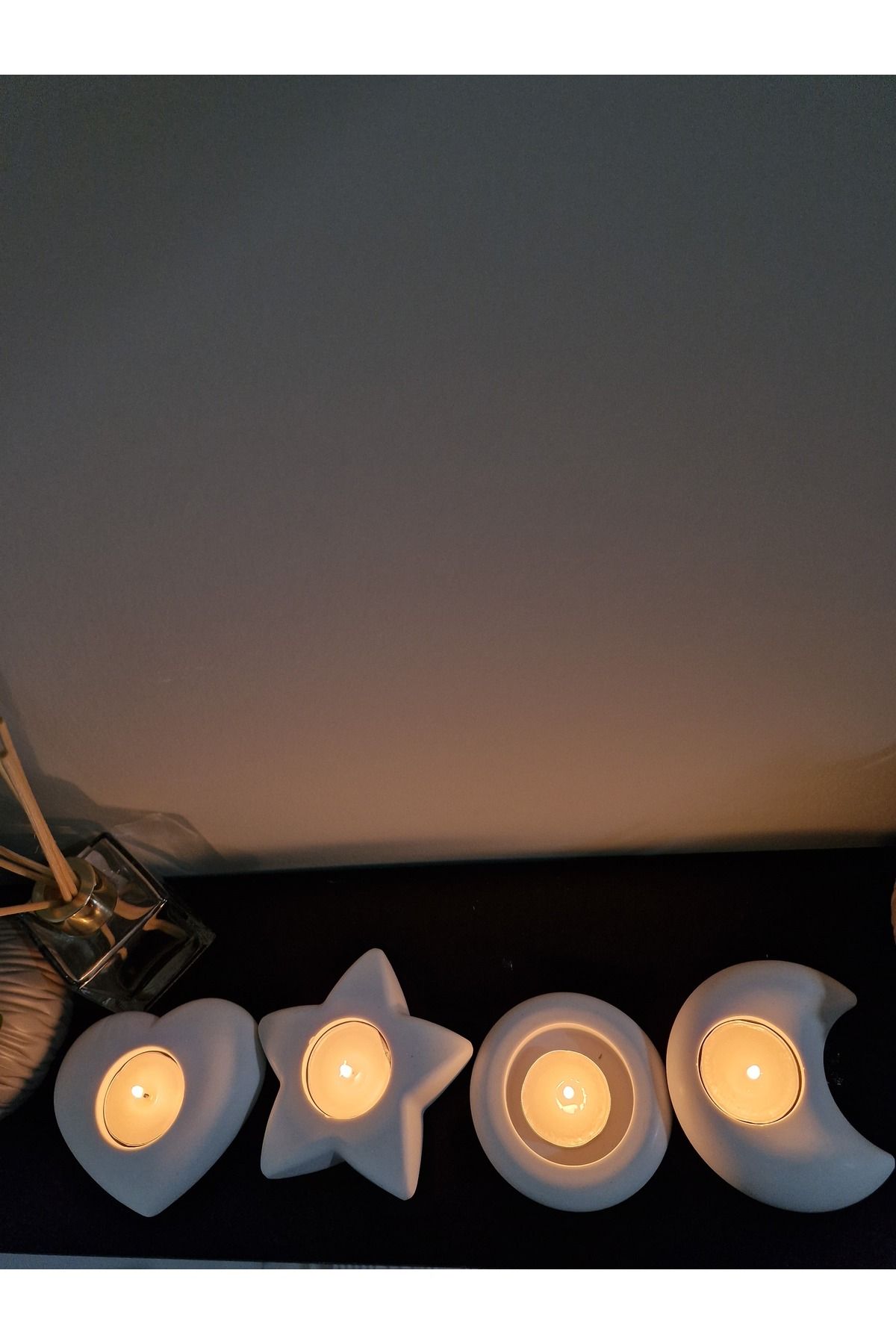 Noliva 4’lü El Yapımı Taş Tozu Tealight Mumluk Seti – Kalp, Yıldız, Daire, Ay Figürlü Dekoratif Şamdanlar