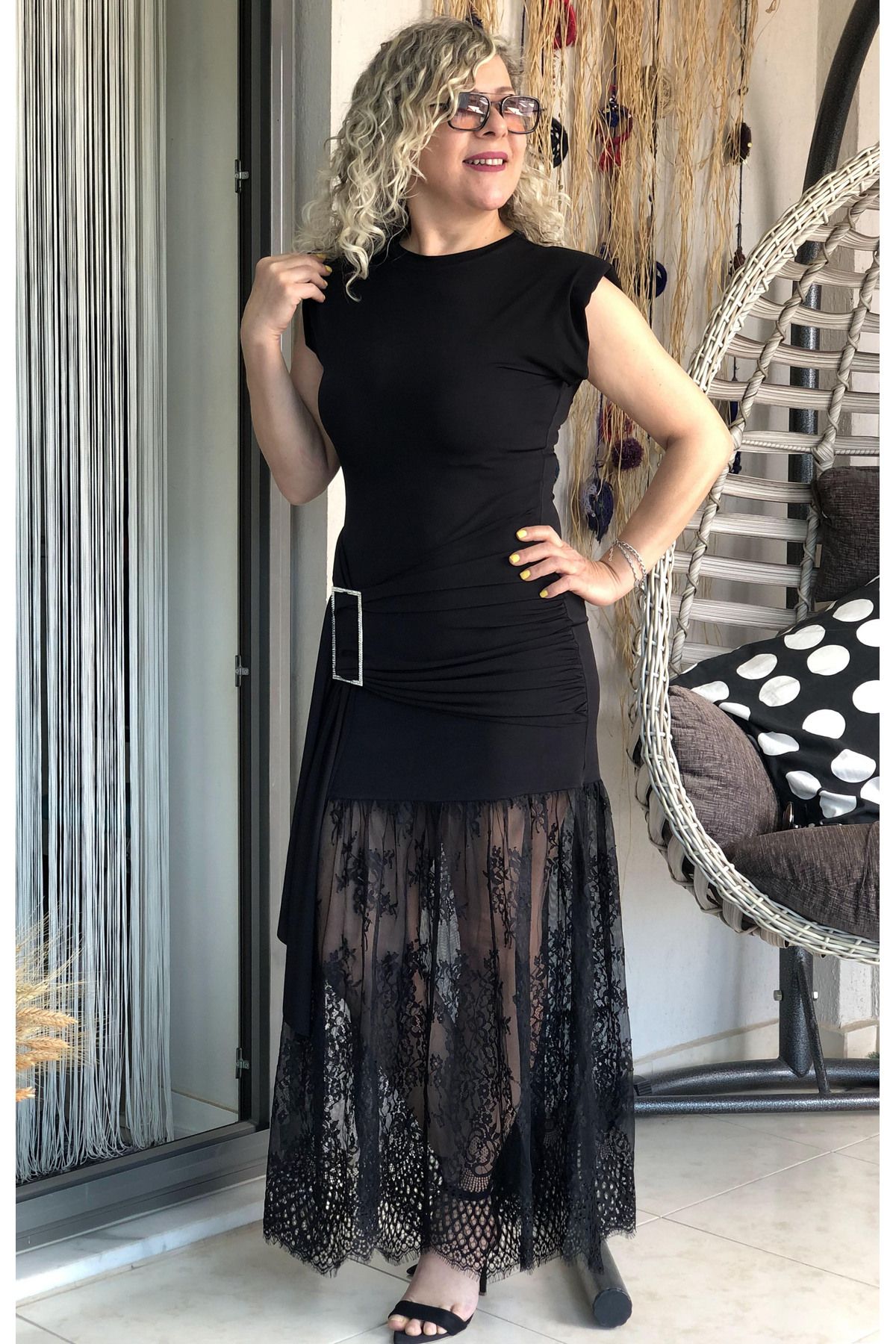 Dila Butik Vatkalı Eteği Dantel Detay Elbise