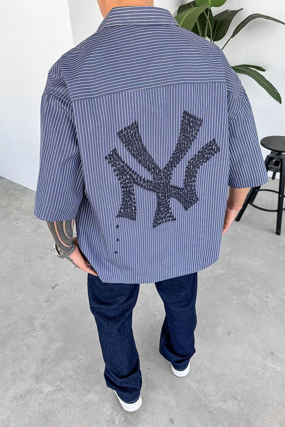 HAFKAGİYİM Lacivert Sırt Baskılı Detay Çizgili Oversize Gömlek