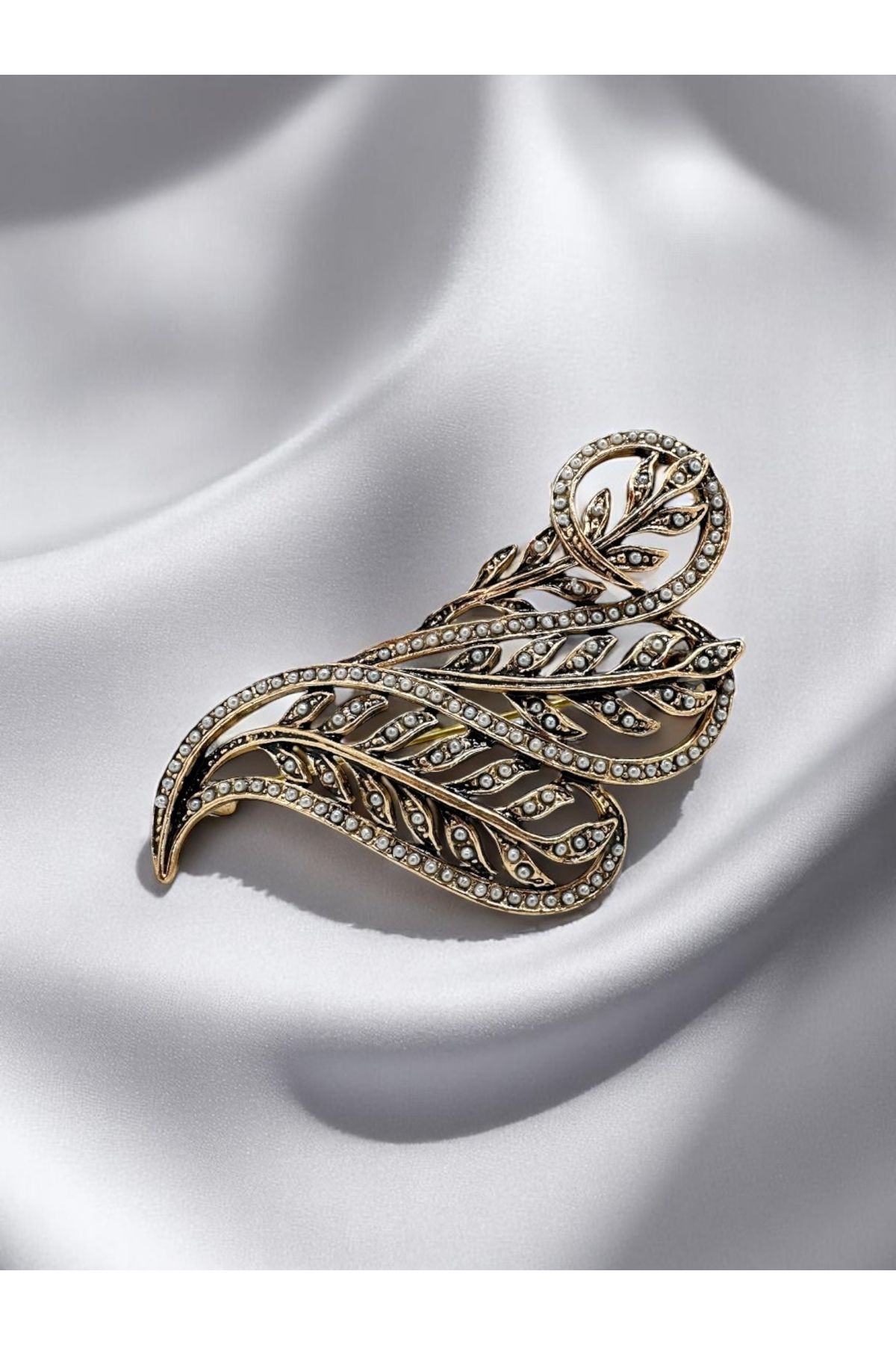 FUYA JEWELLERY Yaprak Detaylı Taşlı Broş