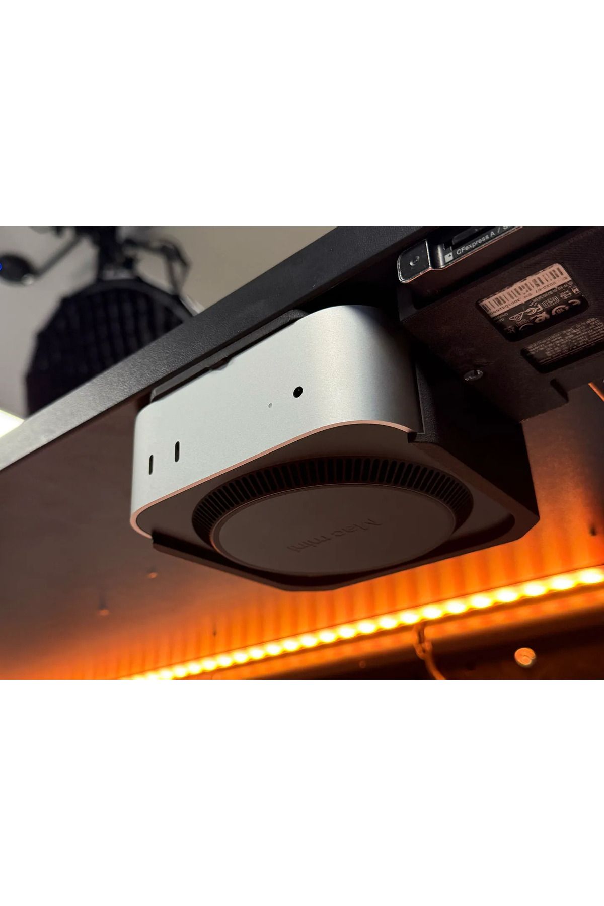 GadgetGurme Mac Mini M4 Masa Altı Modern Montaj Aparatı Siyah PLASTİK