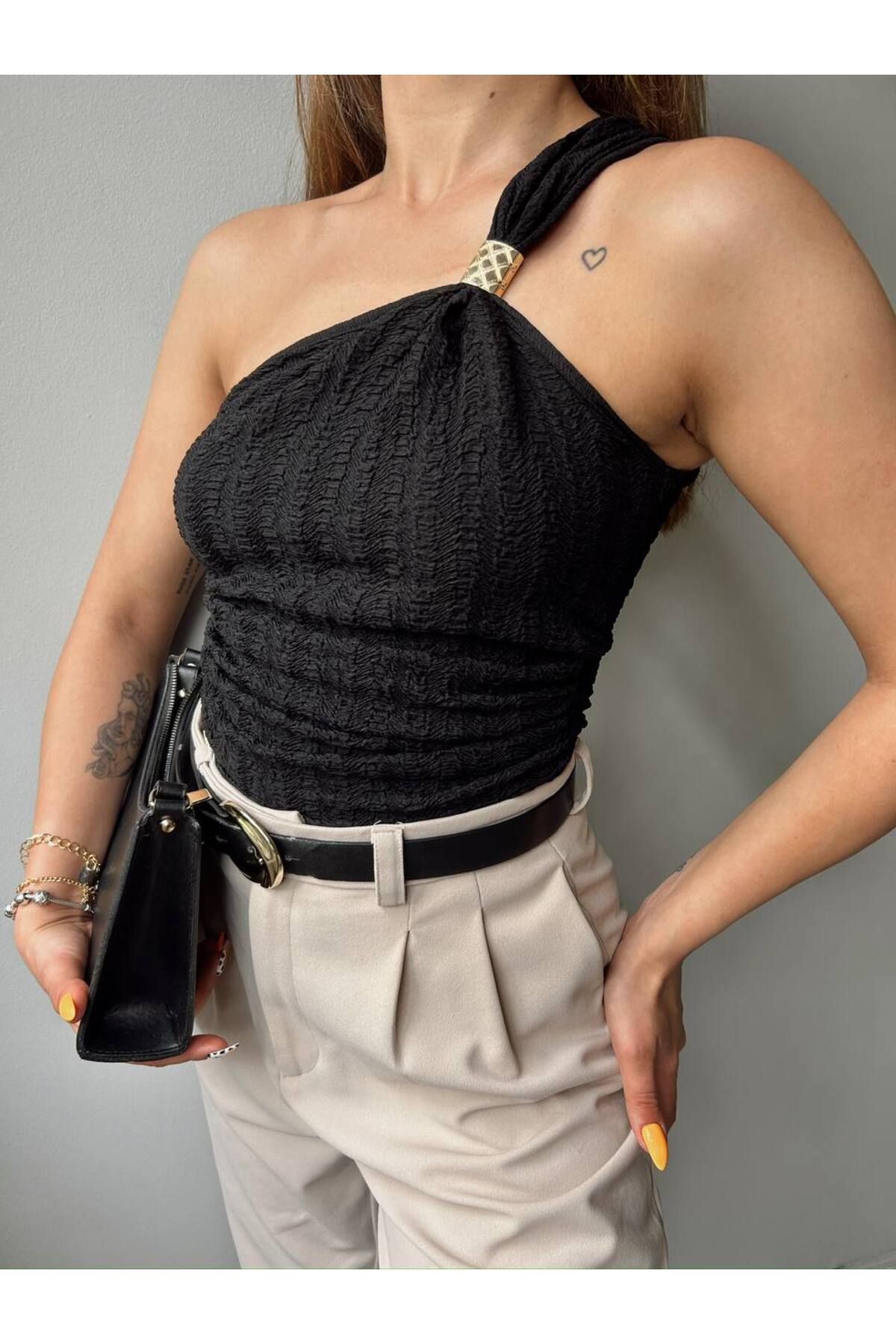 Butik Beyza Tokalı Bluz
