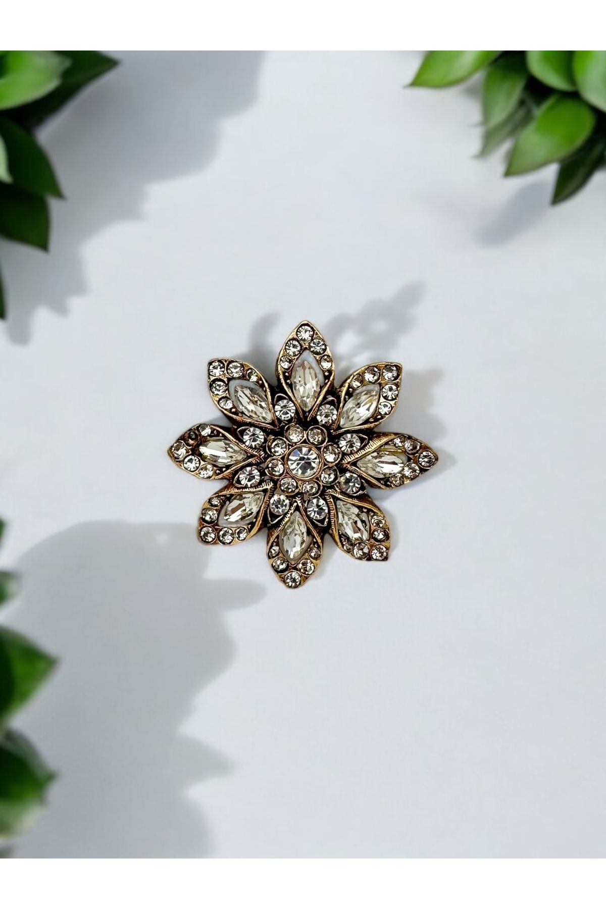 FUYA JEWELLERY Lotus Broş