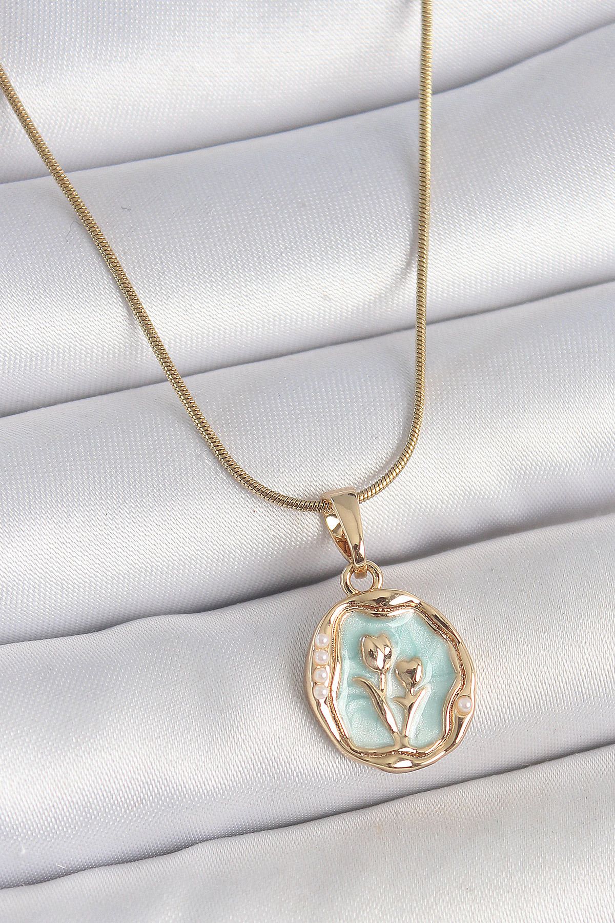MELFSHOP 316L Çelik Gold Renk Zincir Turkuaz Mineli Çiçek İşlemeli Portre Model Kadın Kolye