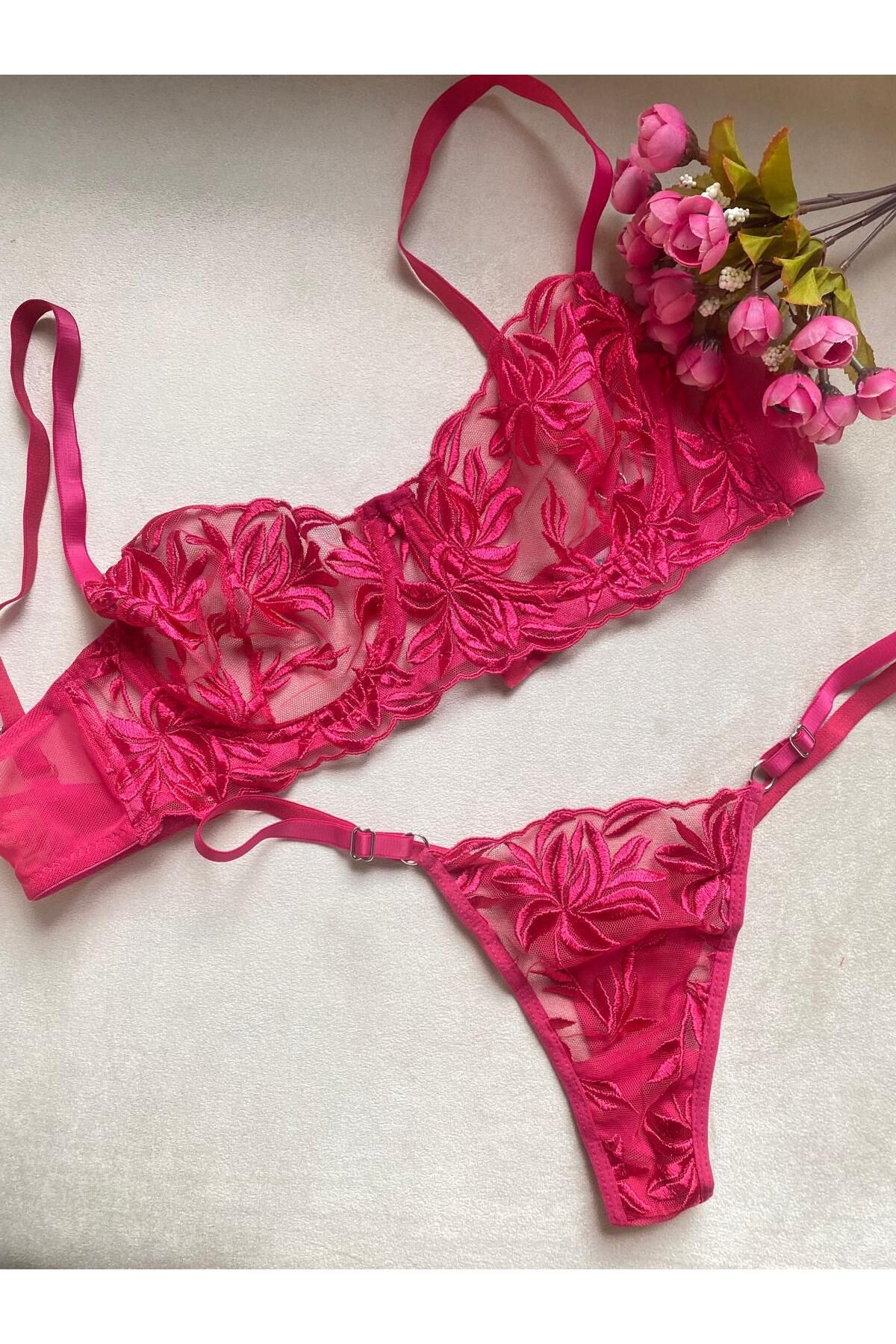 BLUE AVCI LINGERIE TÜL ÜZERİNE İŞLEMELİ TANGALI SÜTYEN TAKIM