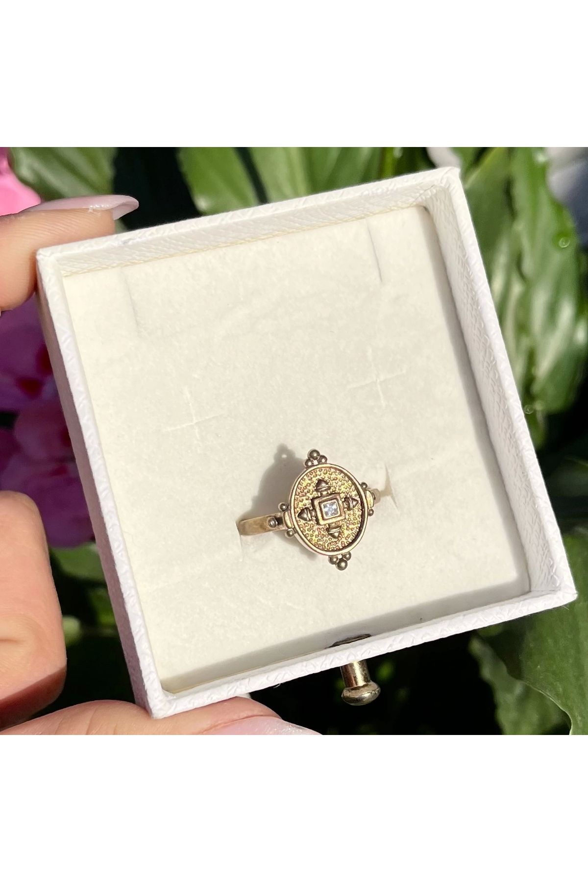 Vintagezegeni Beyaz Taşlı Antik Vintage Yüzük I Ham Pirinç