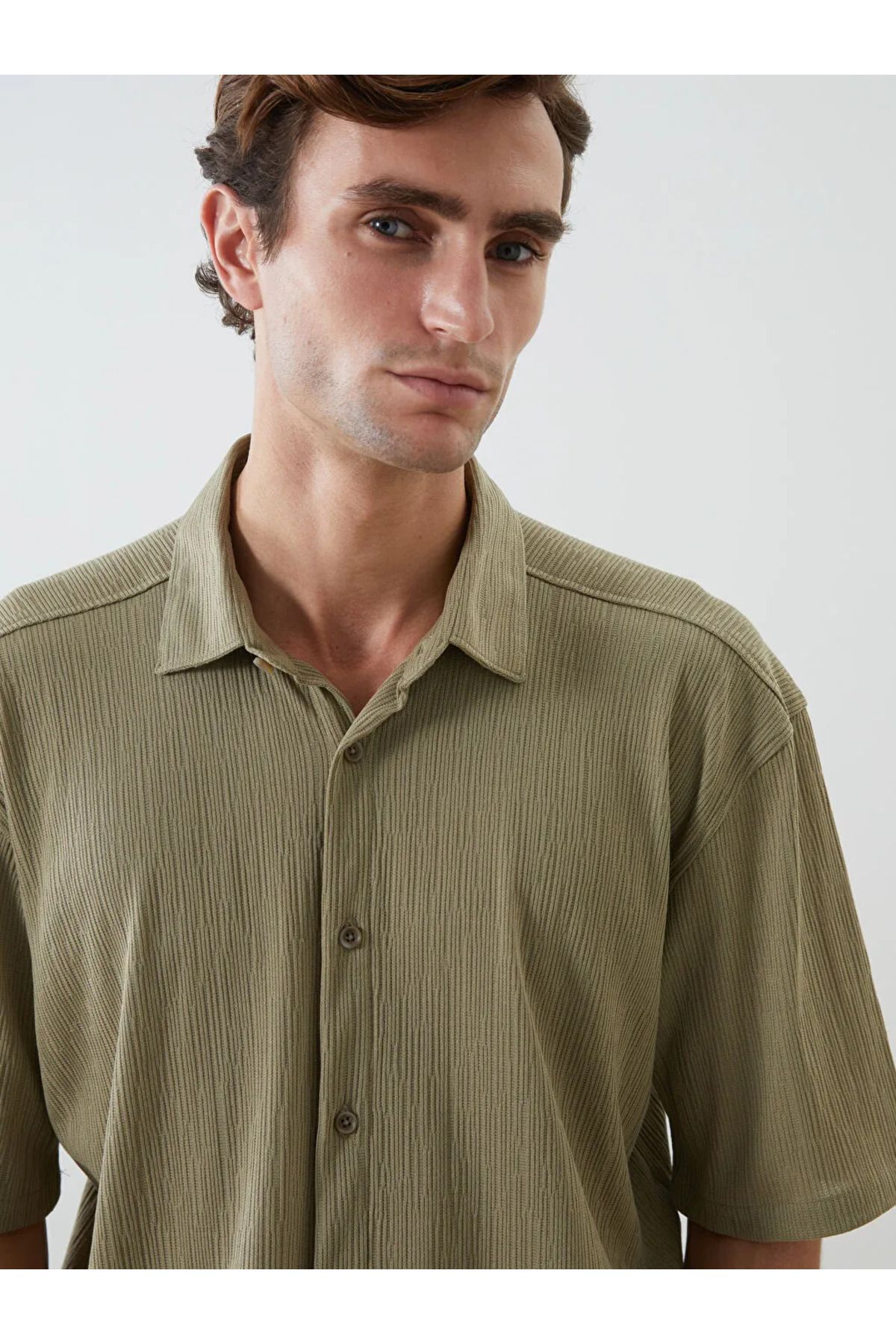 LC Waikiki Regular Fit Kısa Kollu Erkek Dokulu Gömlek