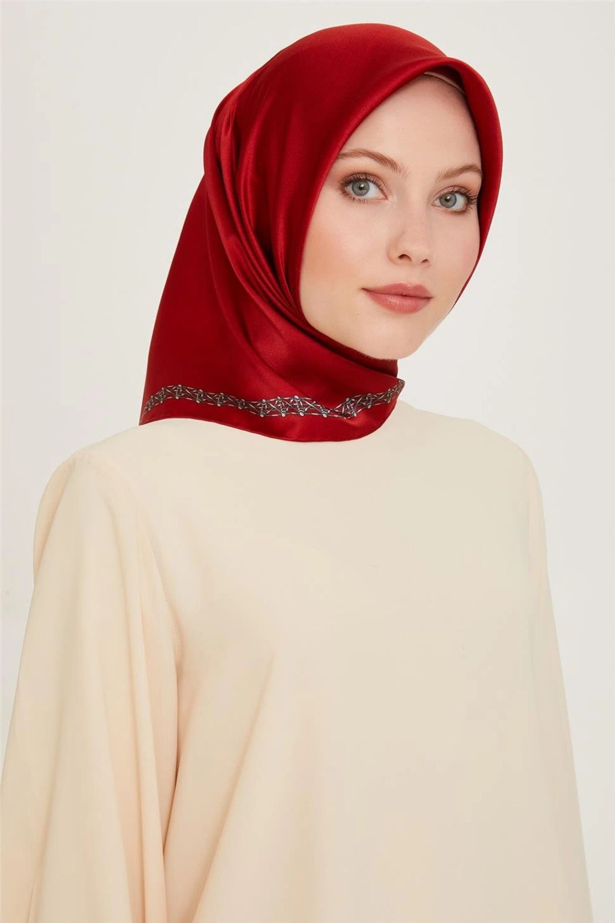 Armine DJ SAF İPEK EŞARP 9260D (S) ( SURA) 90 x 90 Kırmızı 54