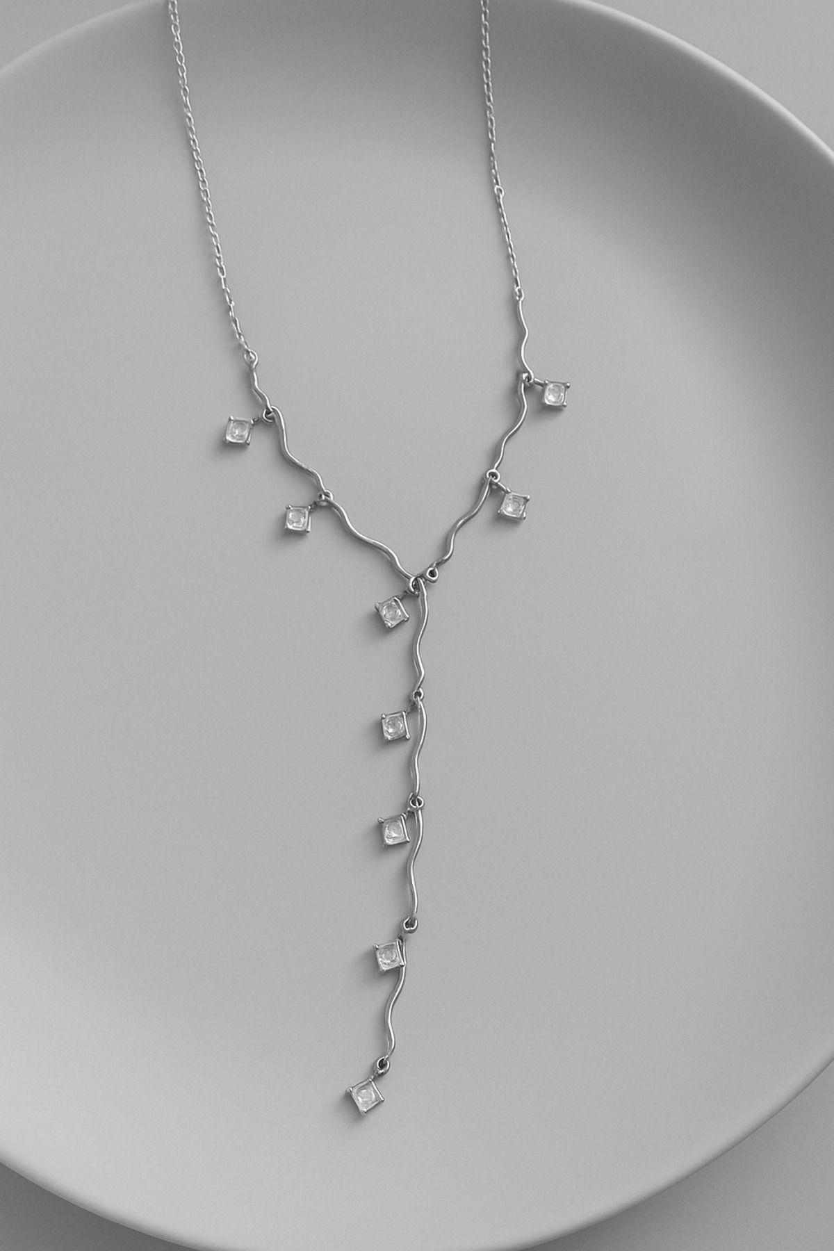 BESMYAR JEWELS Y HARFLİ TAŞLI KADIN KOLYE