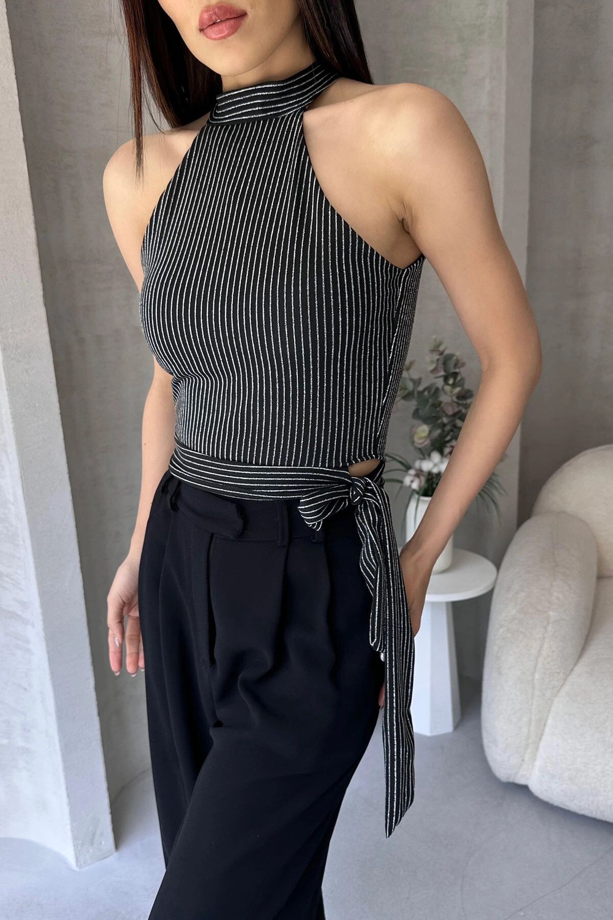 bacc Siyah Çizgili Beli Kuşak Detaylı Halter Bluz BCDF-252192