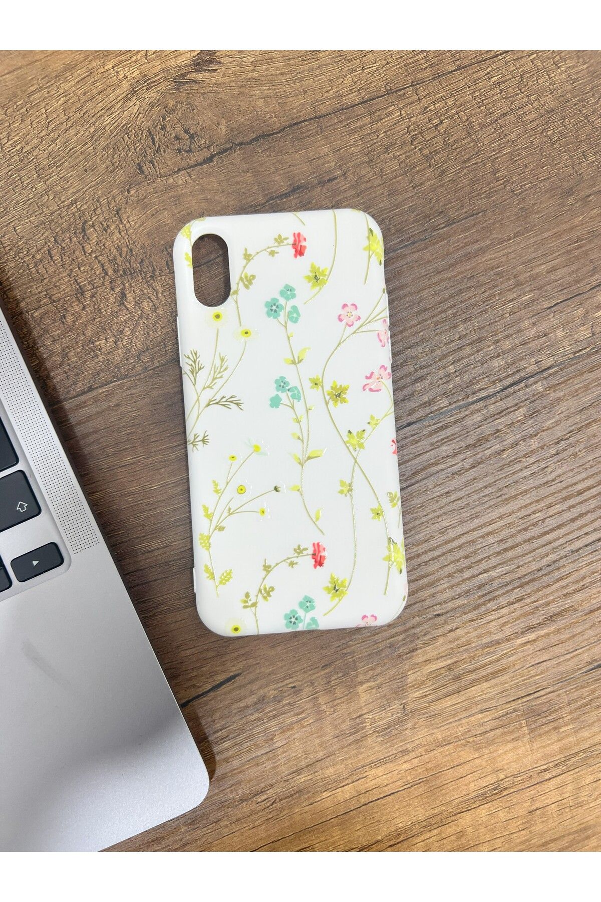 HZR Iphone XR Beyaz Bahar Çiçek Desenli Silikon Kılıf