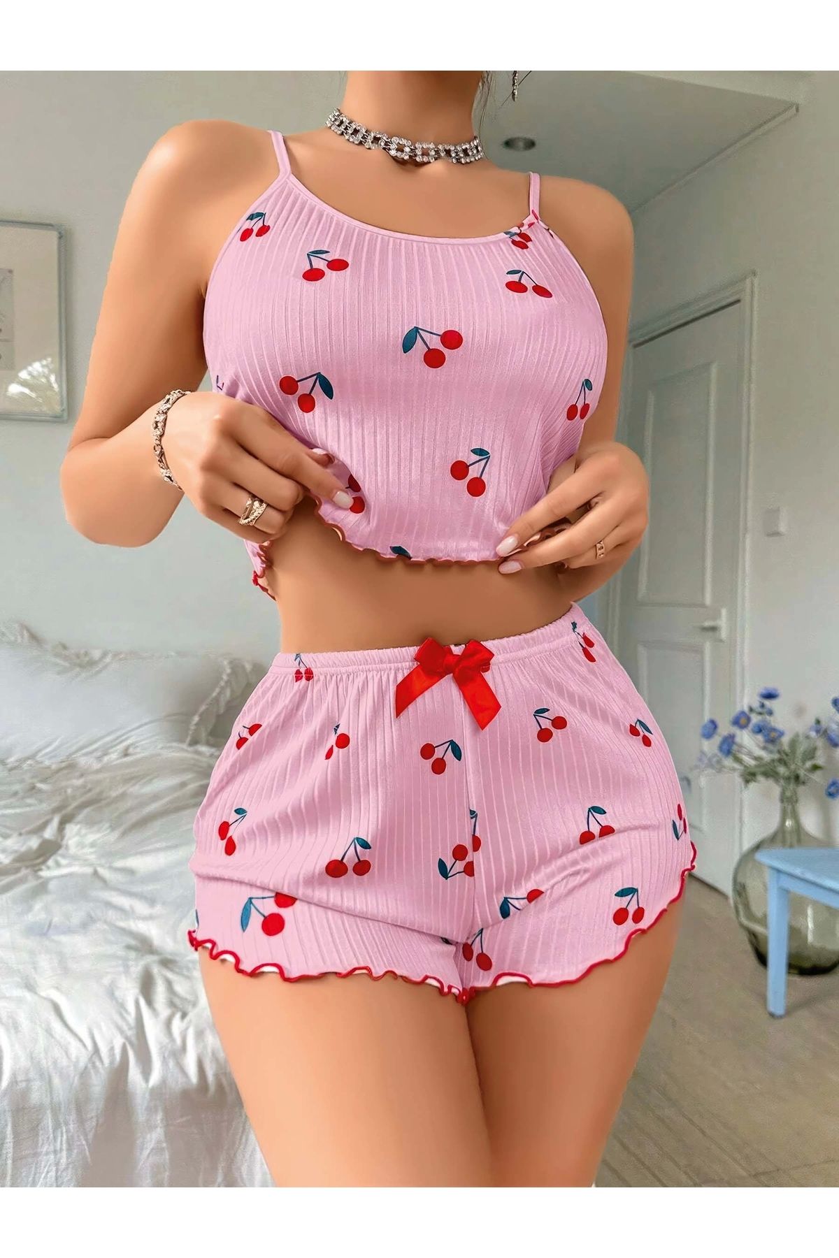 GiyimCity Kadın Pembe Kiraz Desenli Askılı Şortlu Pijama Takım